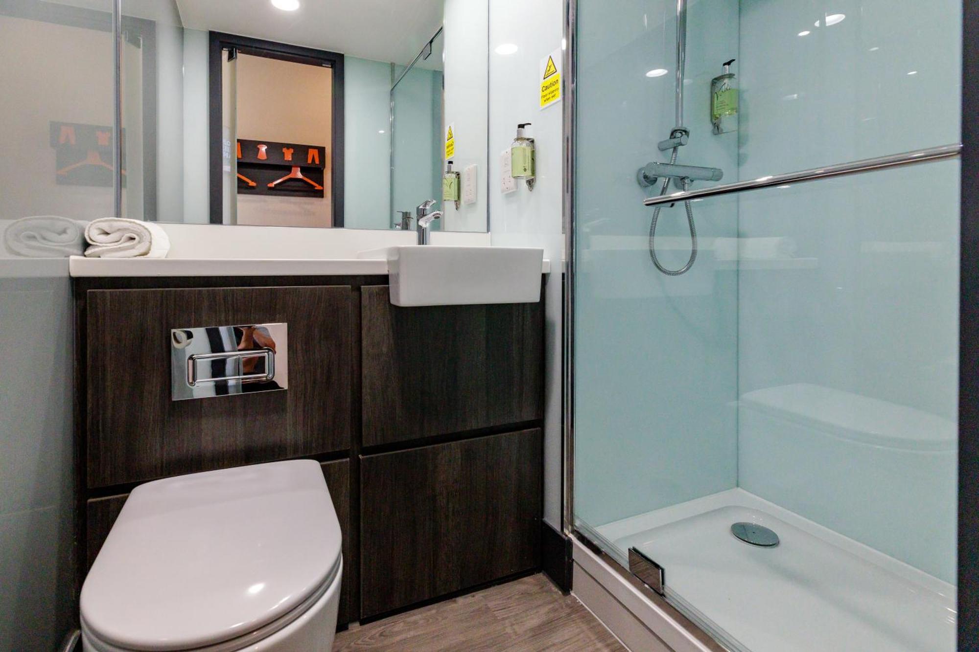 Easyhotel Hotel