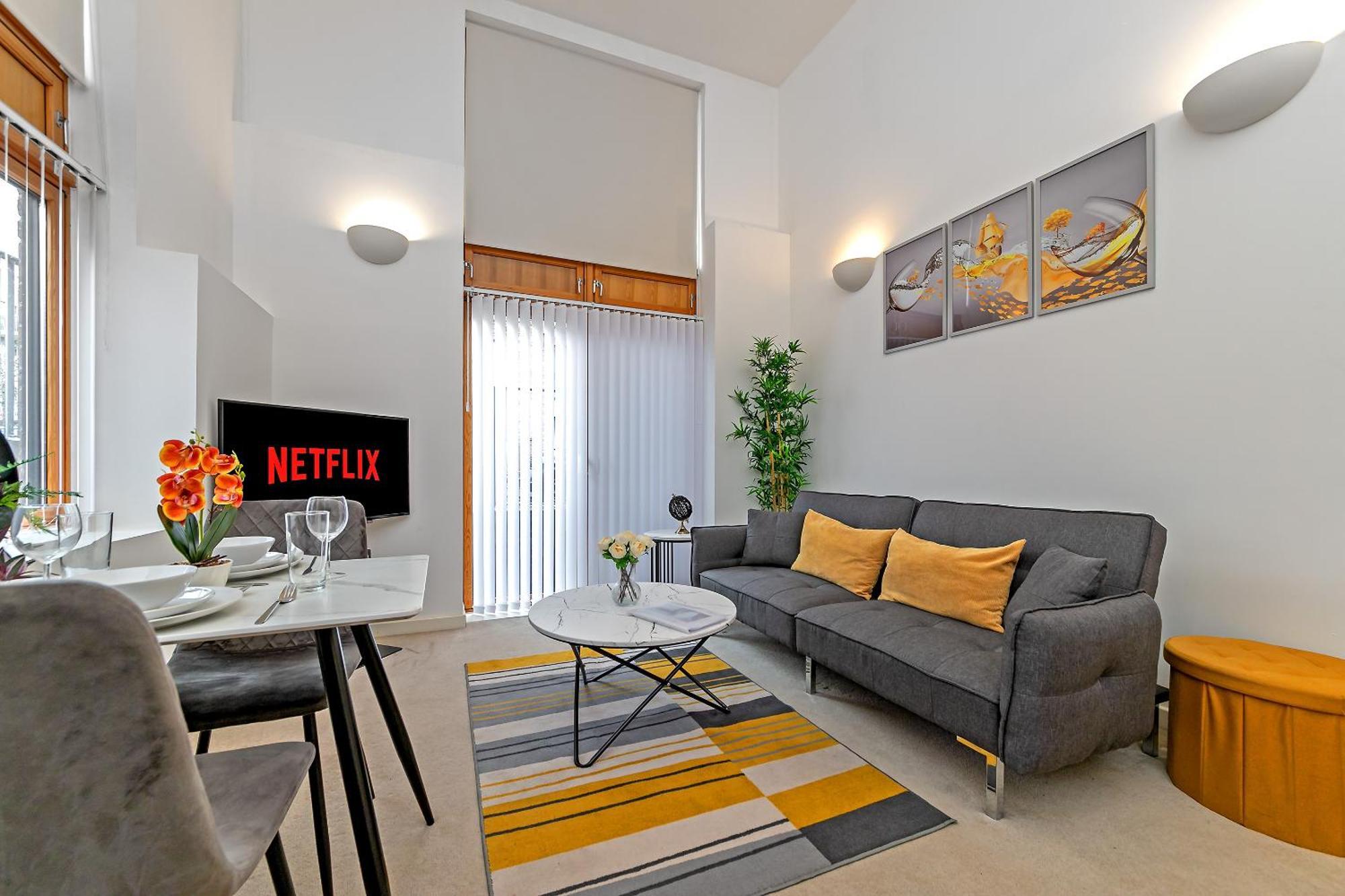 Apartment Urban Oasis: Stylish 2-bedroom With Patio Near City Centre Milton Keynes