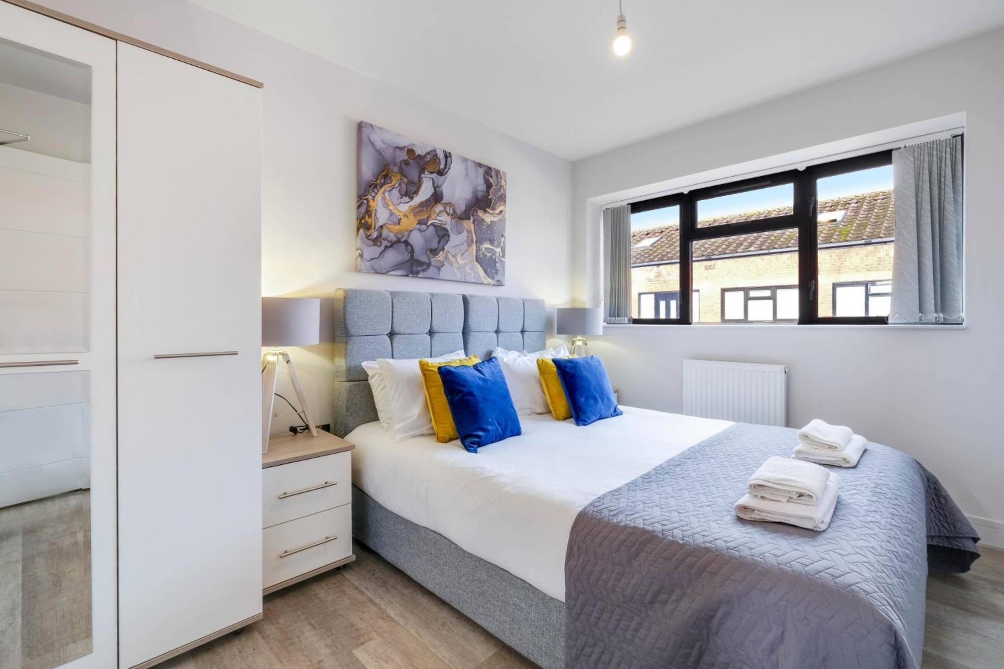 Infra Mews: Versatile For Extended * Milton Keynes