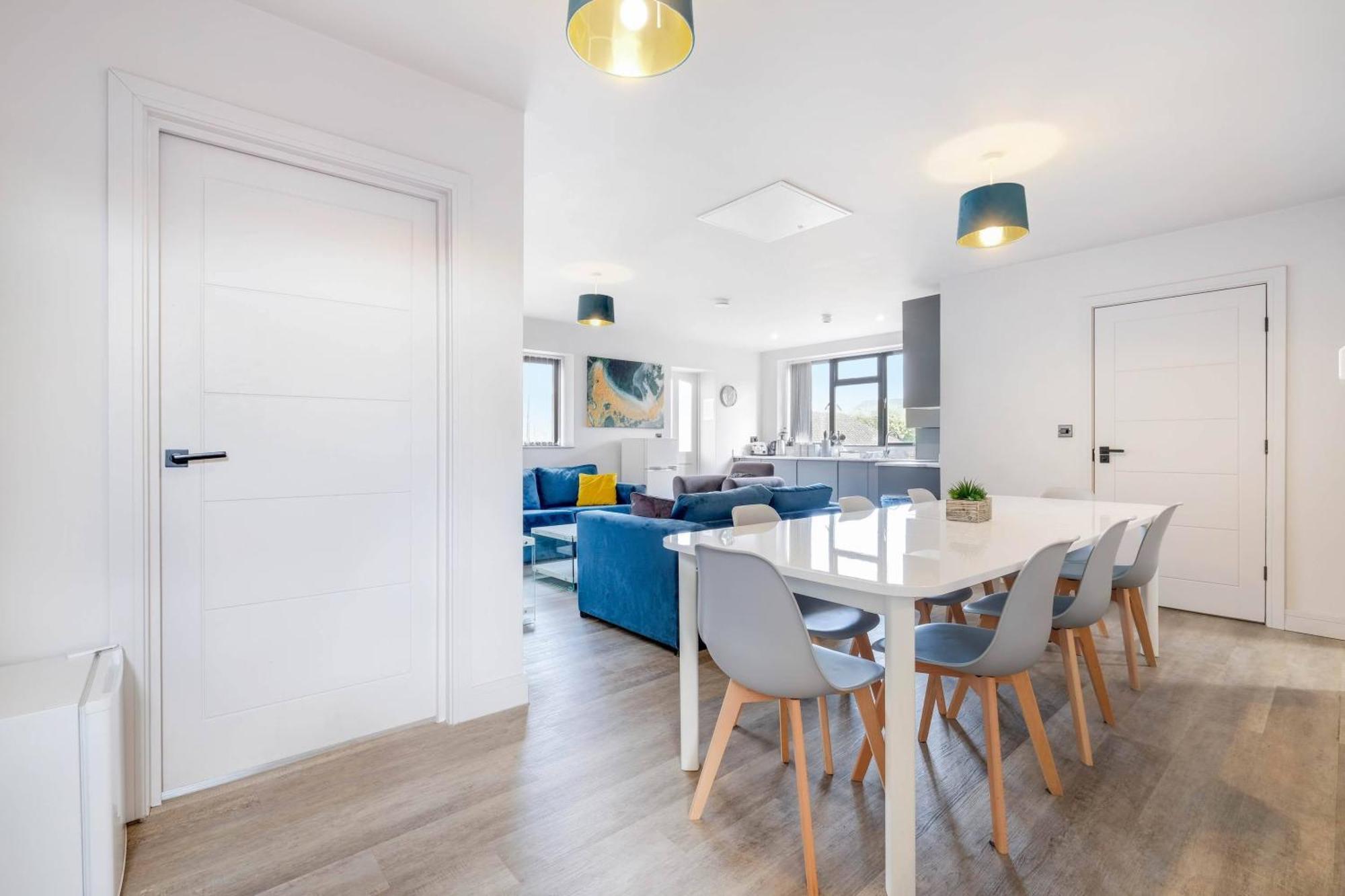 Infra Mews: Versatile For Extended Apartment *