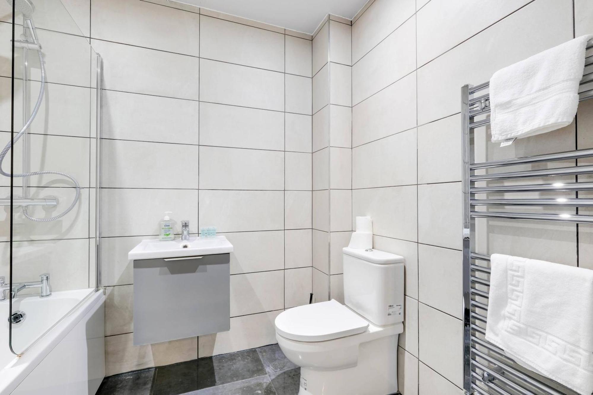 Apartment Infra Mews: Versatile For Extended
