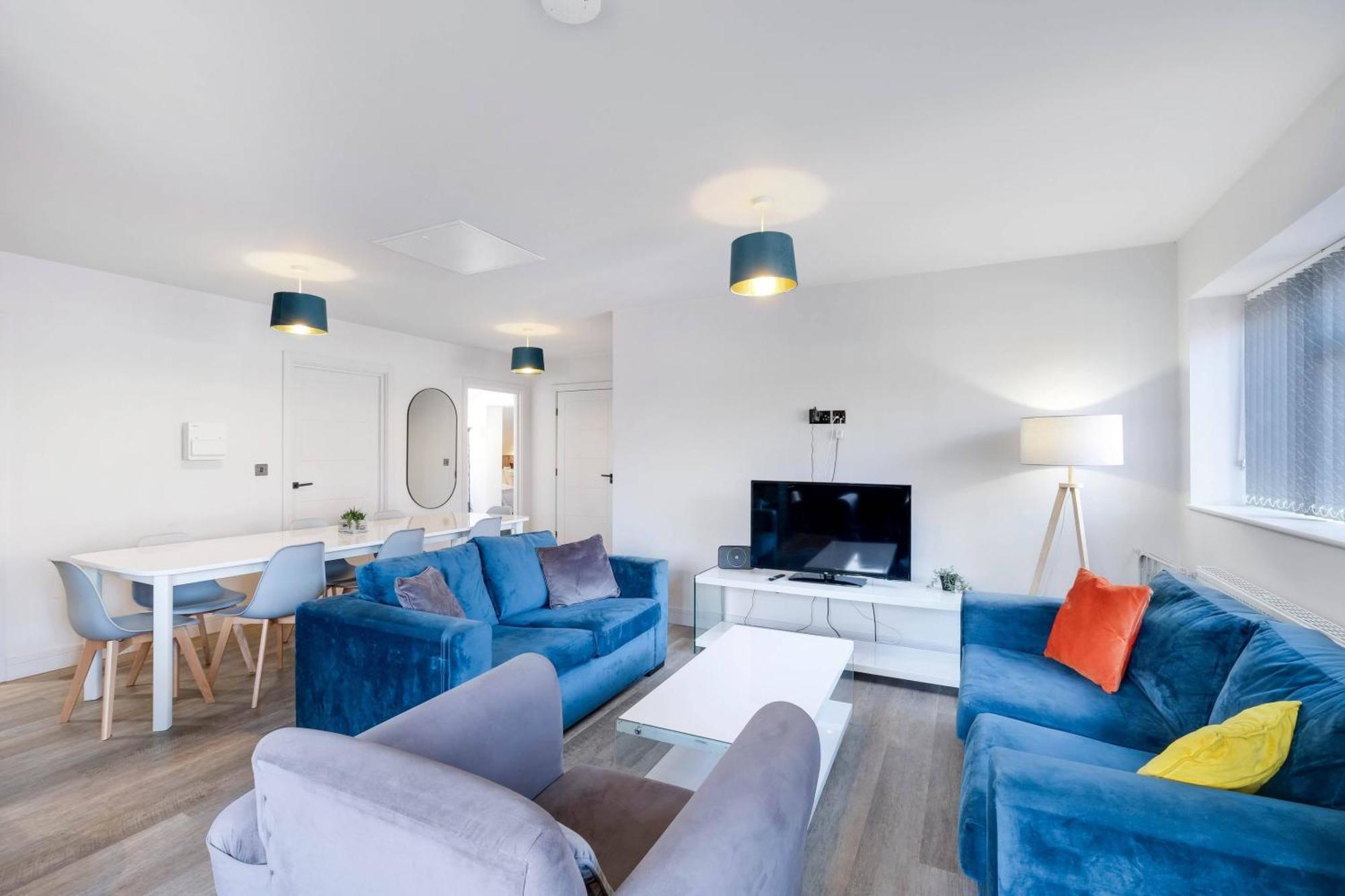 Infra Mews: Versatile For Extended * Milton Keynes