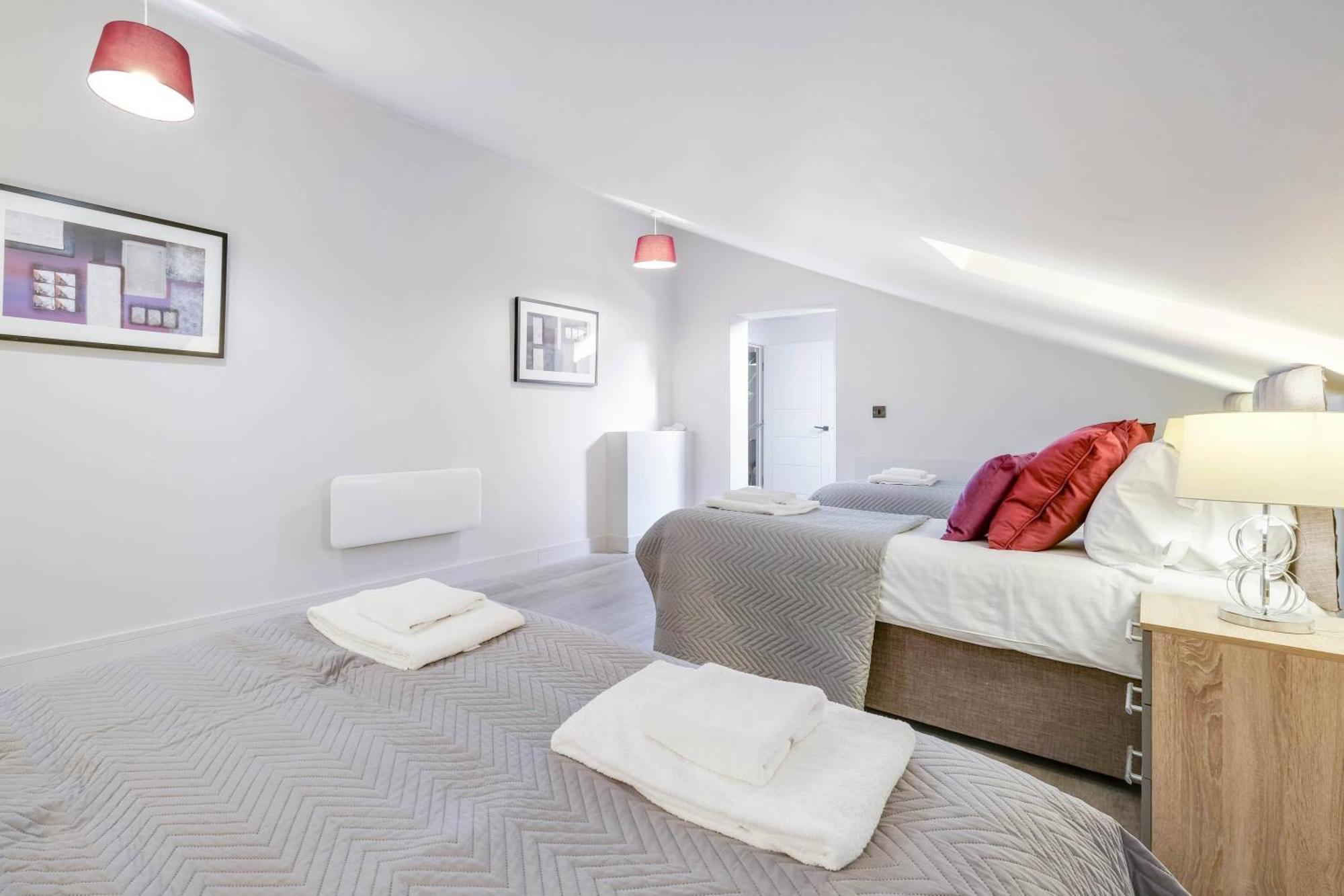 Infra Mews: Versatile For Extended * Milton Keynes