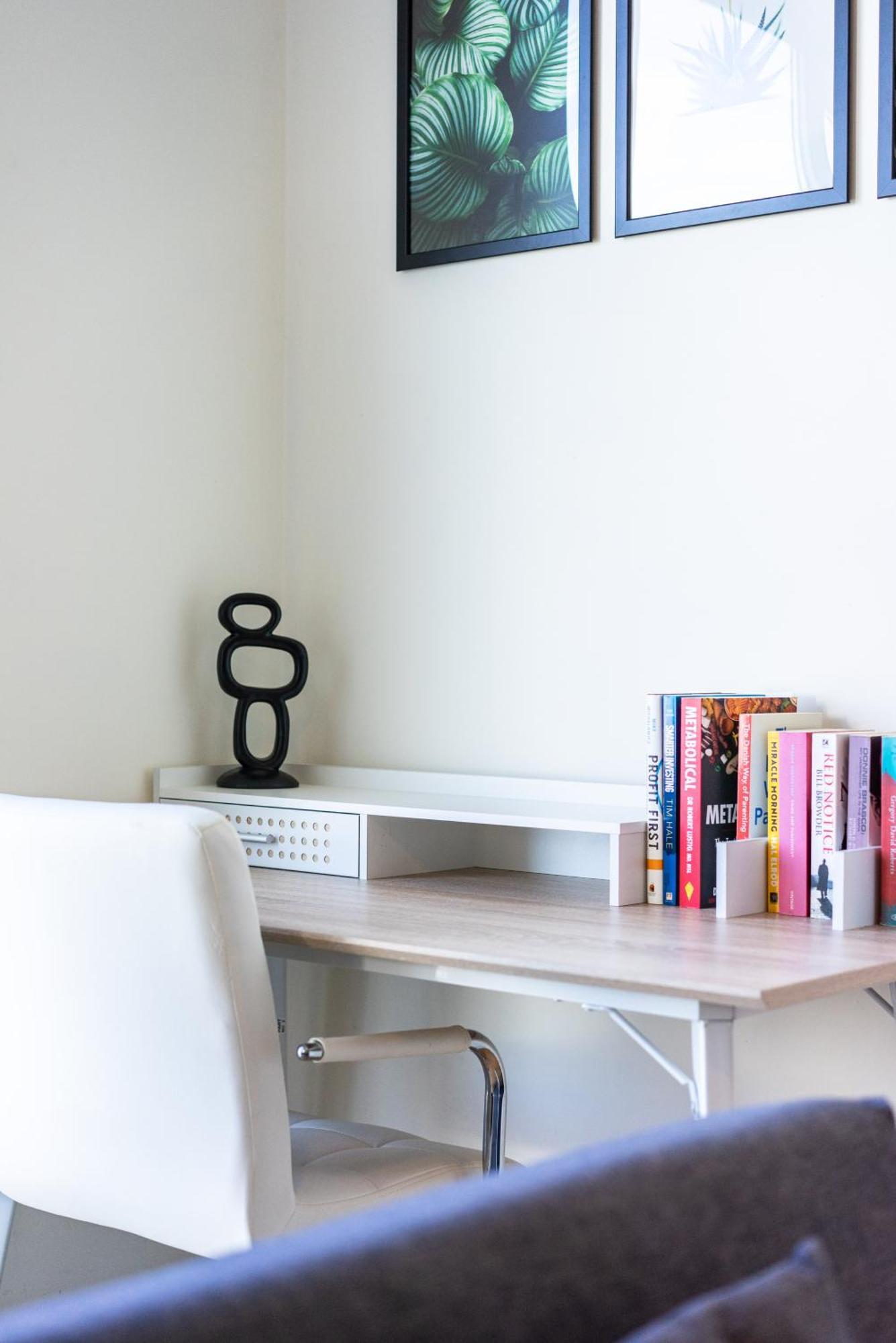 Brightleap Centre: Stylish Home-away With Smart Amenities Apartment
