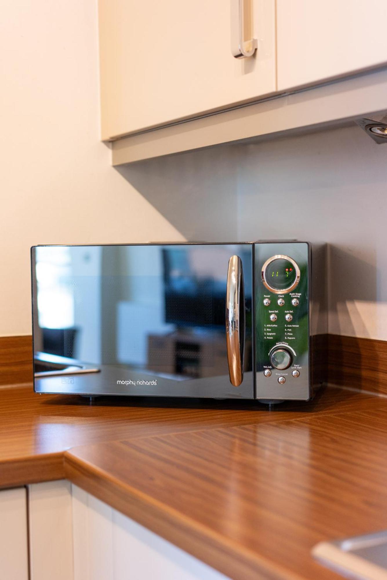 Brightleap Centre: Stylish Home-away With Smart Amenities Milton Keynes