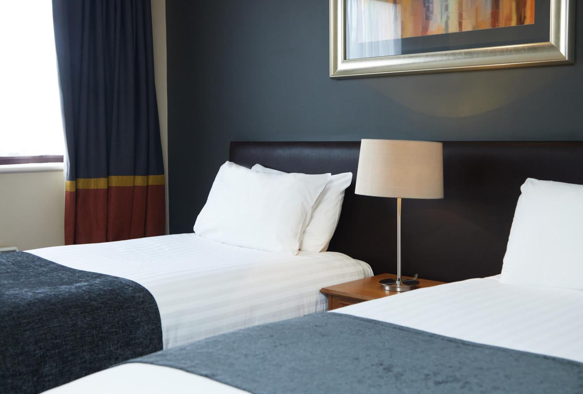 Hotel The Broughton By Greene King 3*
