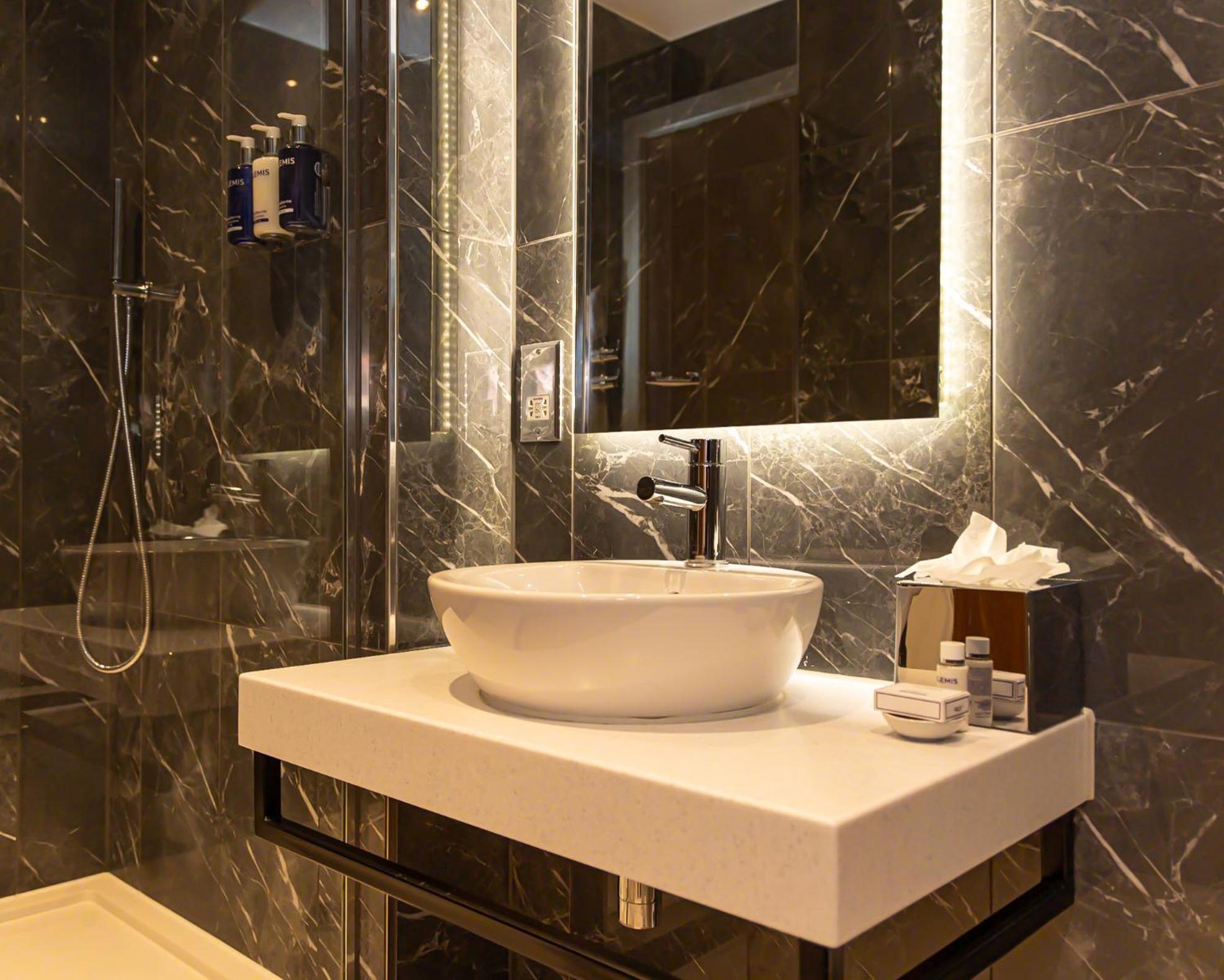 Hotel La Tour Milton Keynes