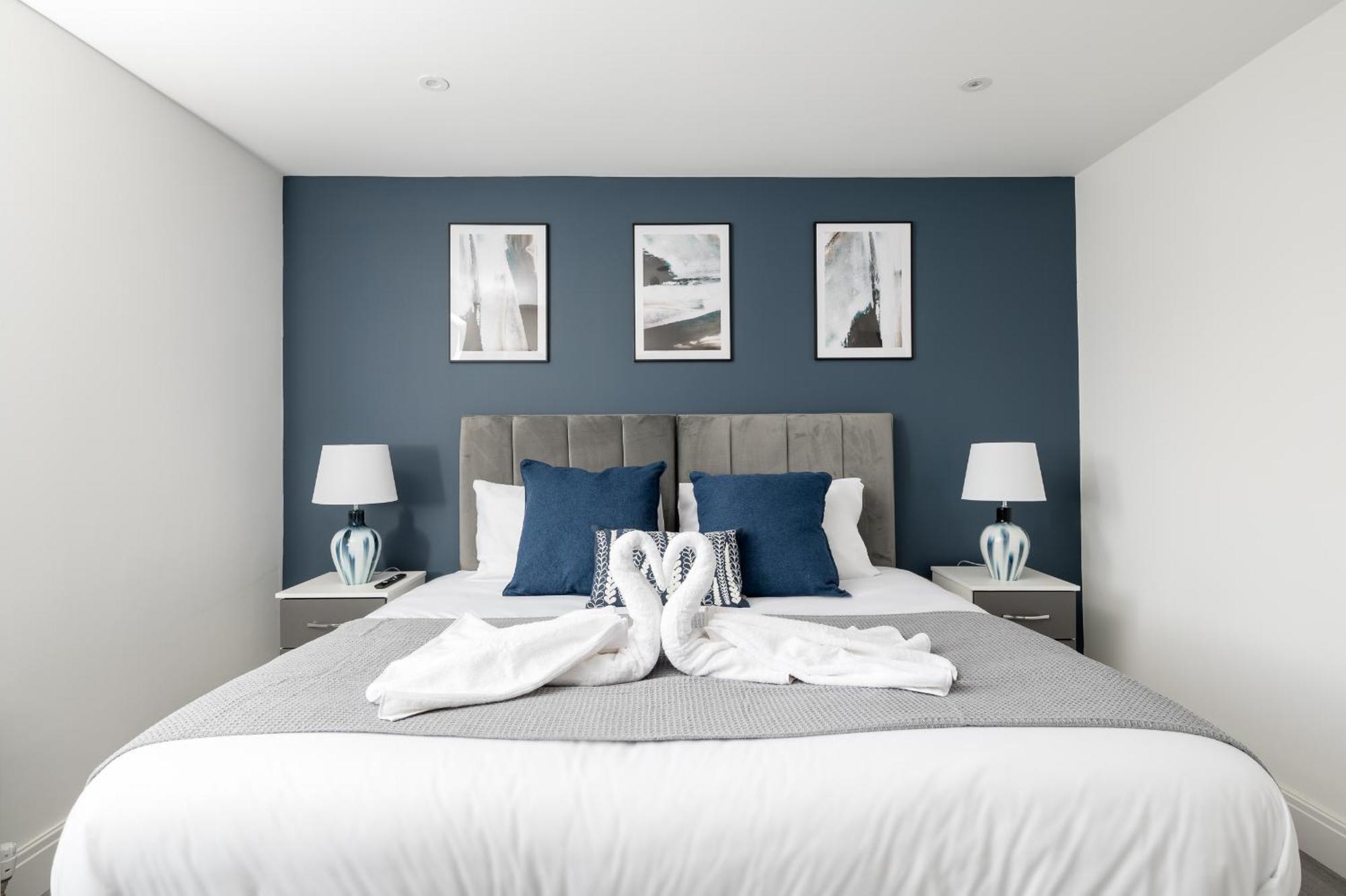 4bed Perfect For Contractors & Long By Valore Services * Milton Keynes