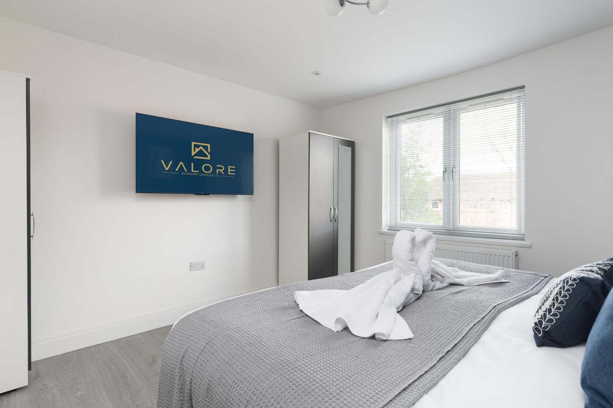 4bed Perfect For Contractors & Long By Valore Services Milton Keynes