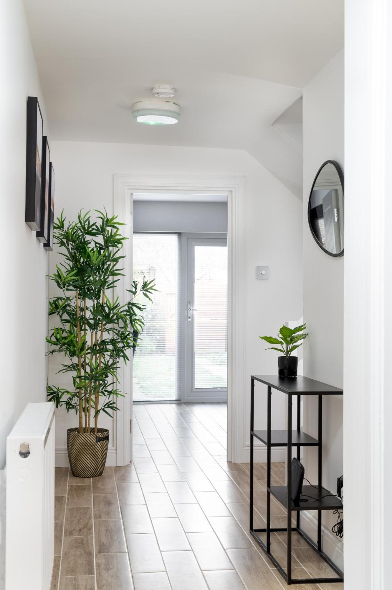 4bed Perfect For Contractors & Long By Valore Services Holiday home