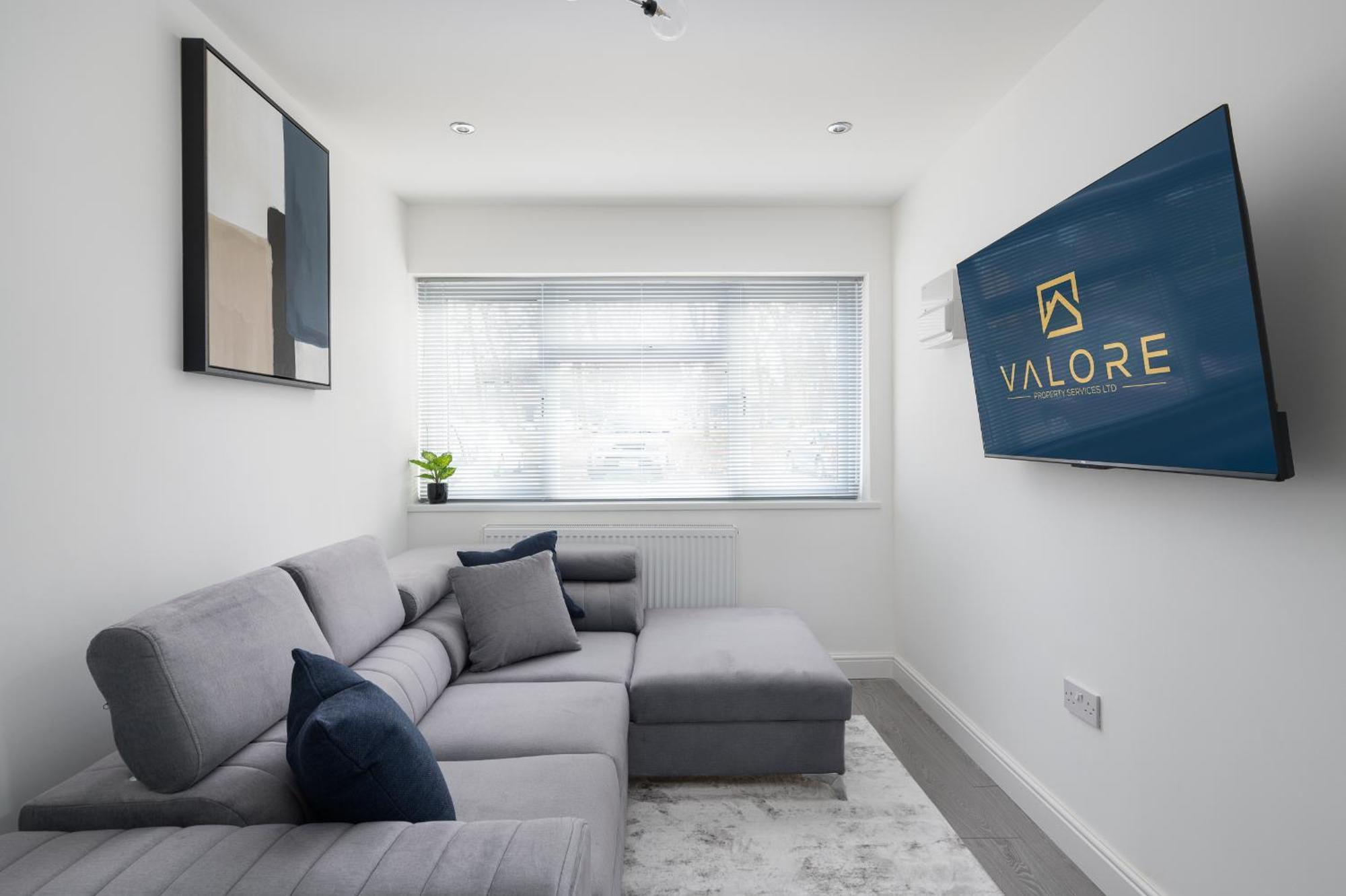 4bed Perfect For Contractors & Long By Valore Services Milton Keynes