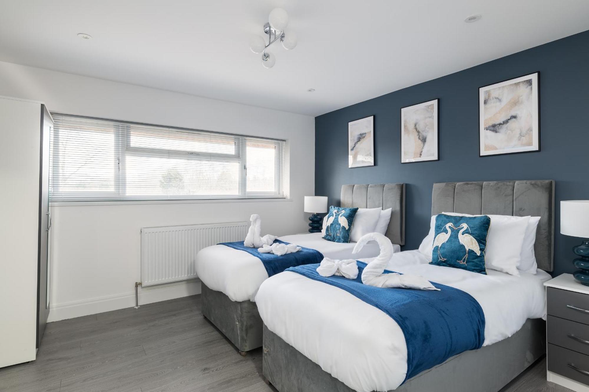 4bed Perfect For Contractors & Long By Valore Services Holiday home