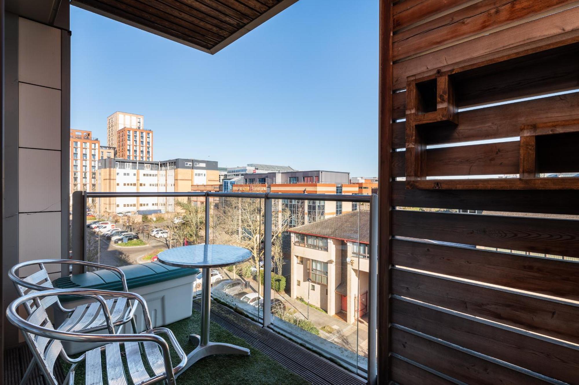 - Vizion Apartment *