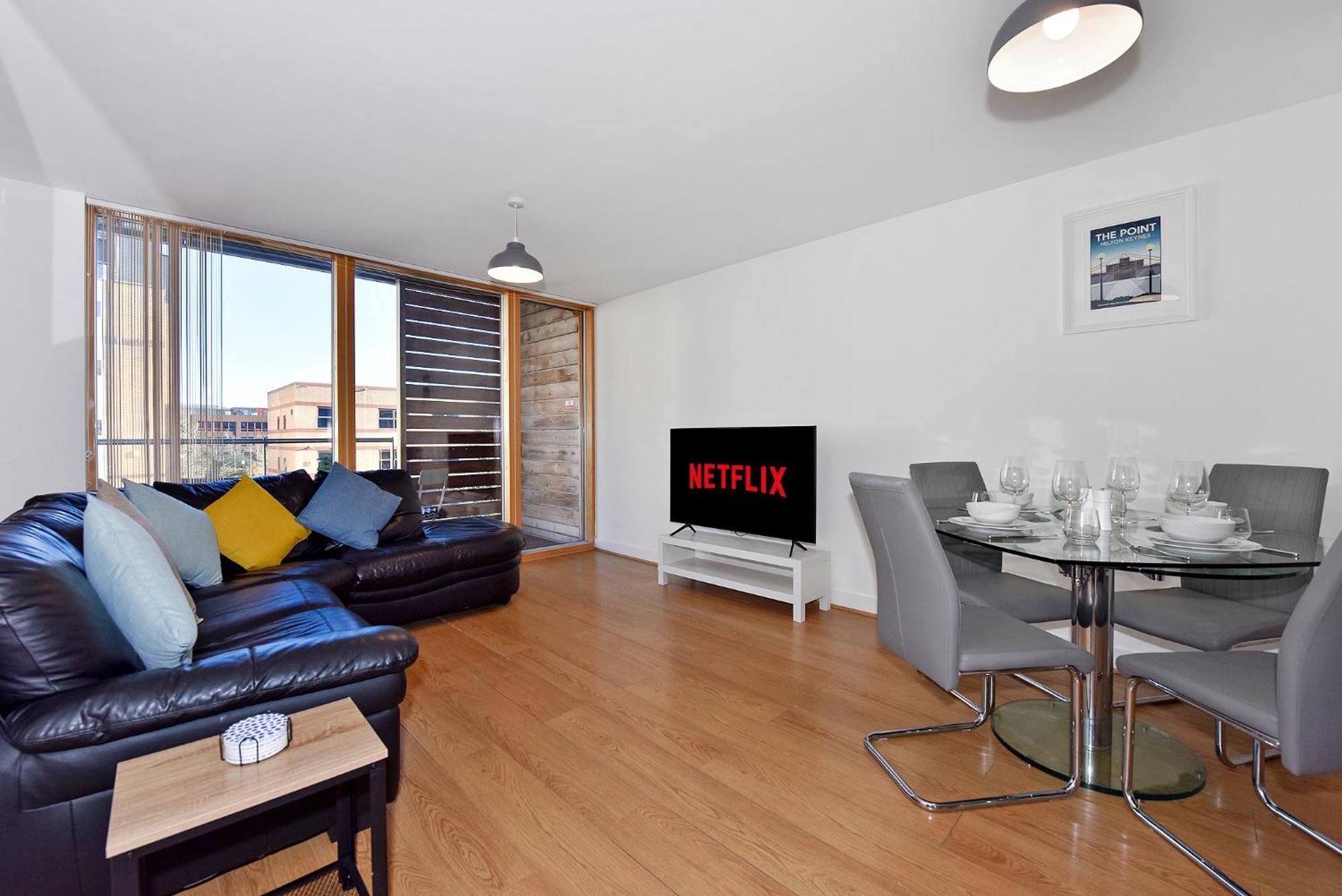 The Vizion Serviced From Pincott - Free Parking, Private Balcony, And Wifi * Milton Keynes