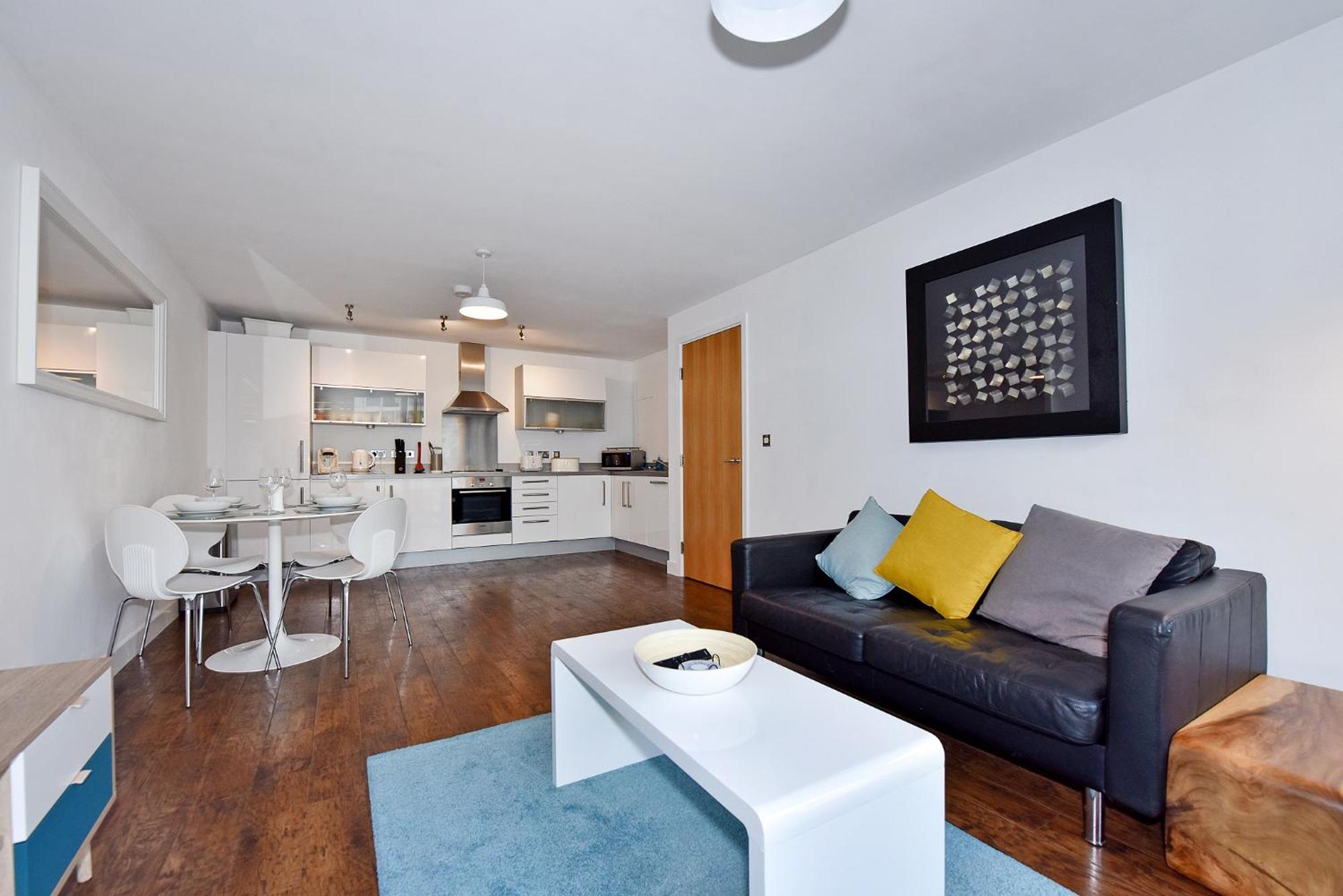 Apartamento The Vizion Serviced From Pincott - Free Parking, Private Balcony, And Wifi *