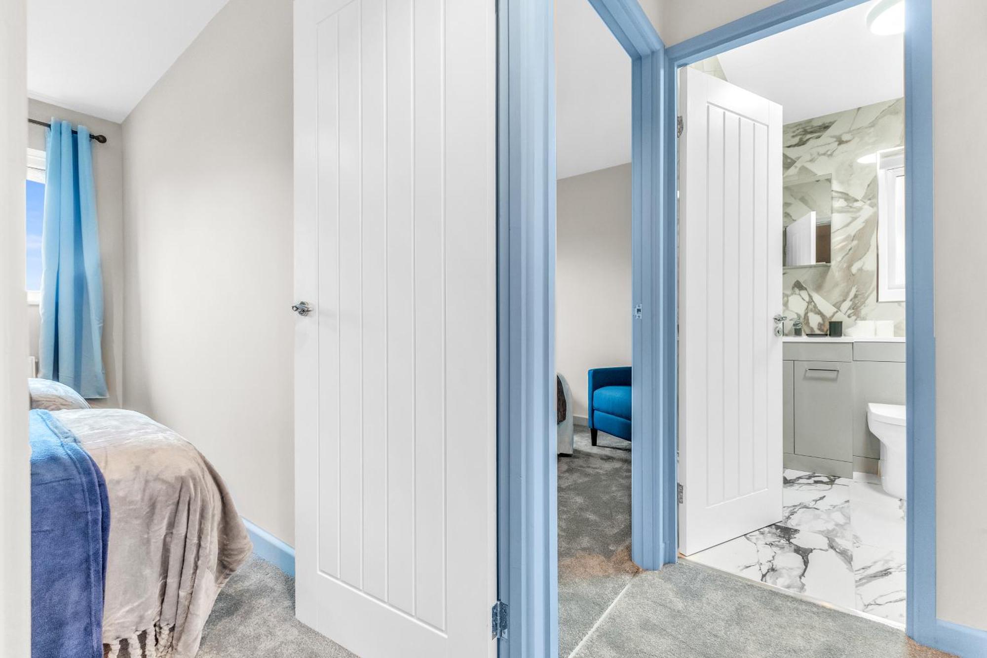 Holiday home Mk 2-bedroom Contractor's Gem, 5 Beds, Sleeps 6, Free Parking