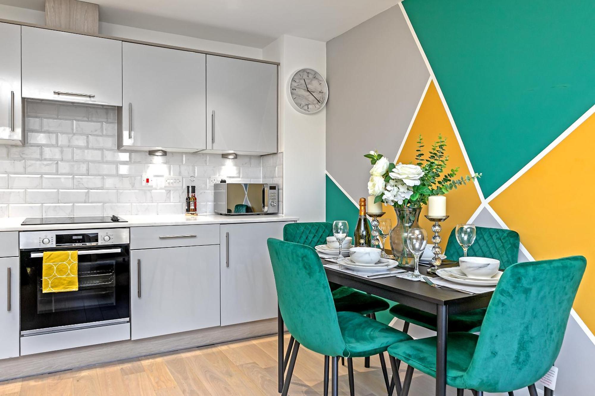 Luxurious Mk City Apartment- Walk To Train Station, Smart Tv With Netflix, Disney Plus & Prime! Milton Keynes