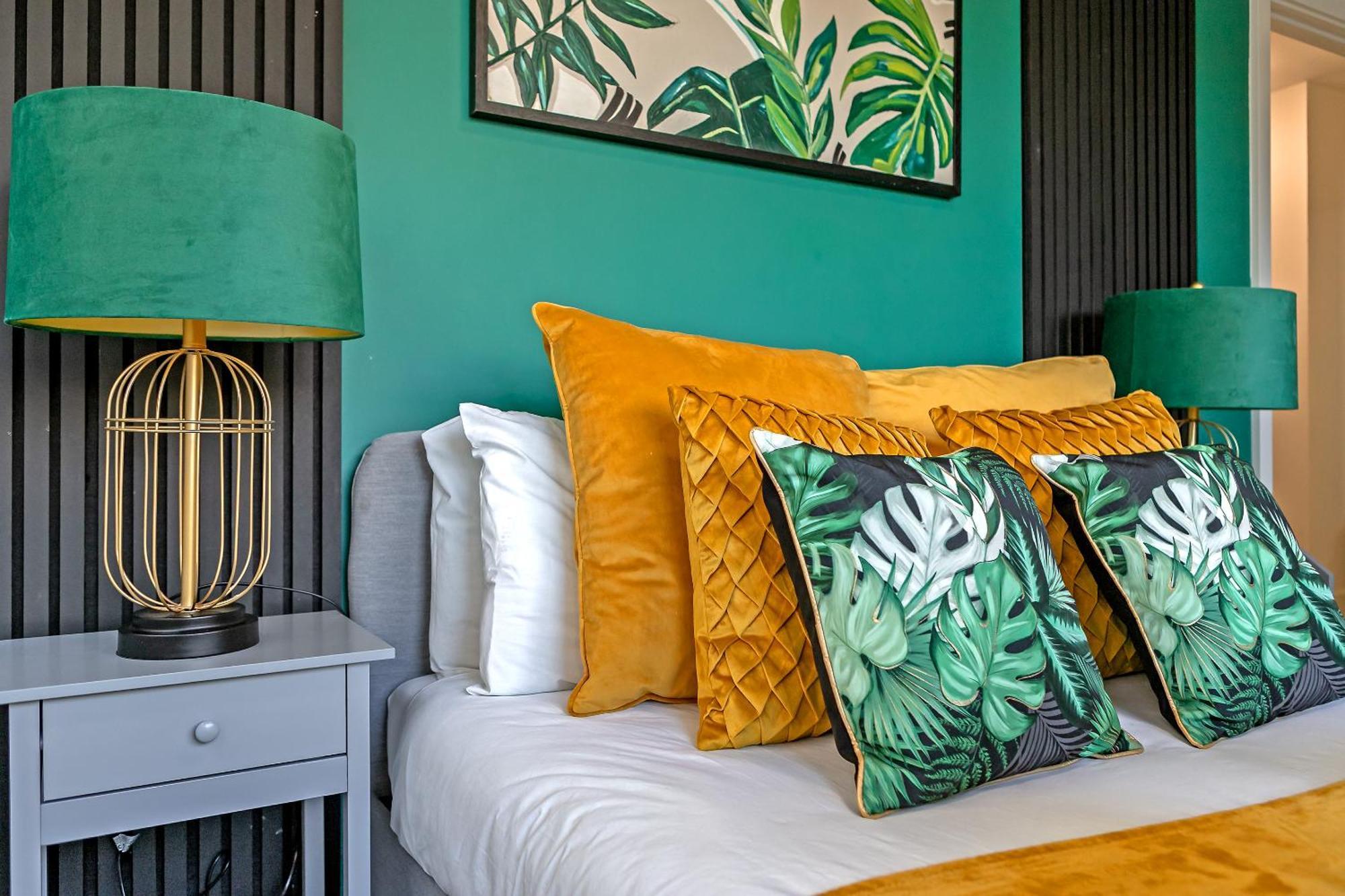 Luxurious Mk City Apartment- Walk To Train Station, Smart Tv With Netflix, Disney Plus & Prime! *