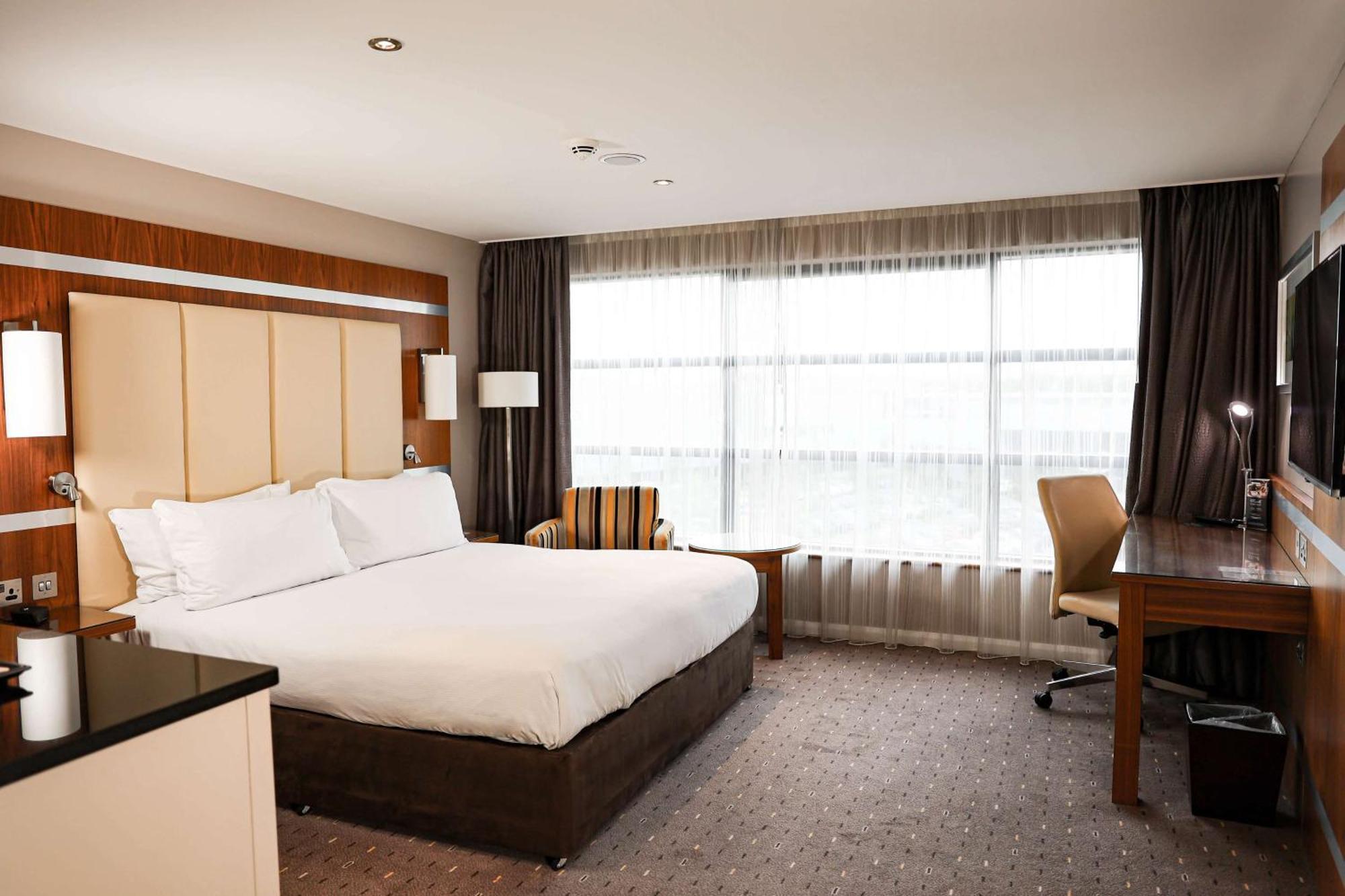 Hotel Doubletree By Hilton Milton Keynes