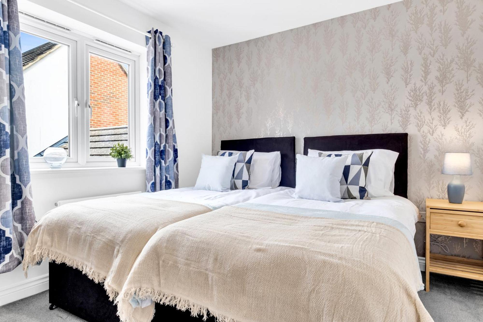 Holiday home Contractors Retreat 3 Bed House, Sleeps Up To 7, Free Parking *
