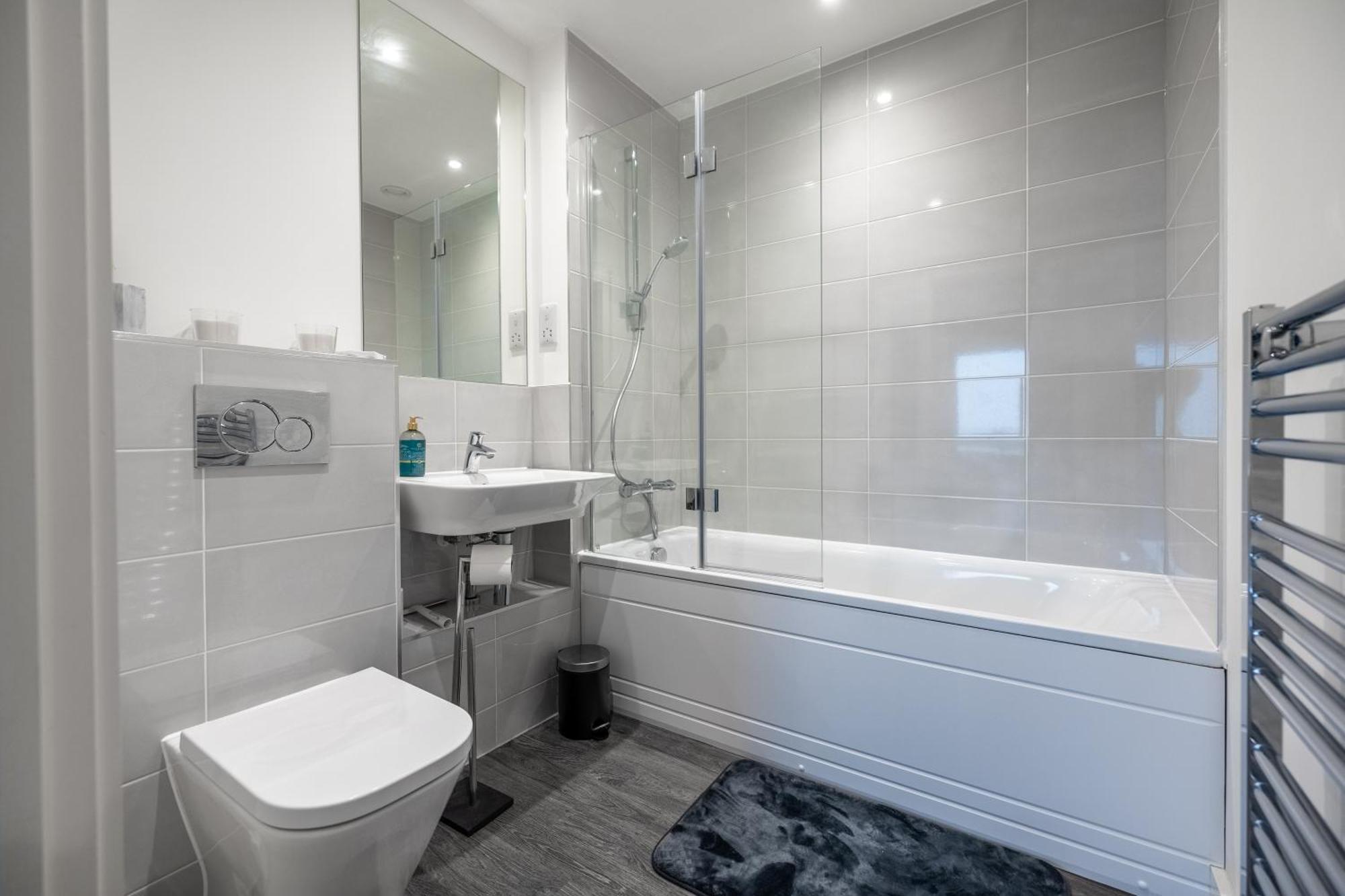 Penthouse-central-free Parking Apartment