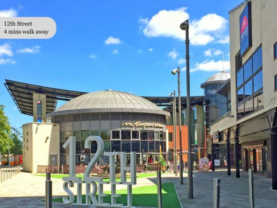 Luxury Campbell Park Apartments: Mk Balcony * Milton Keynes