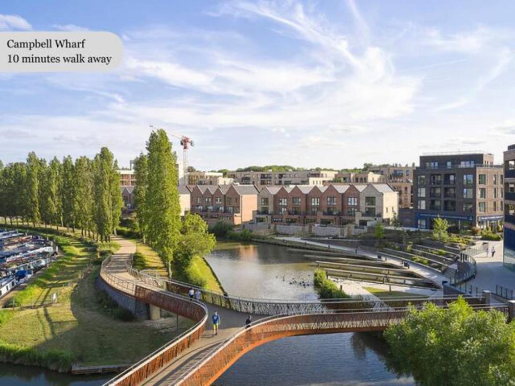 Luxury Campbell Park Apartments: Mk Balcony Apartment