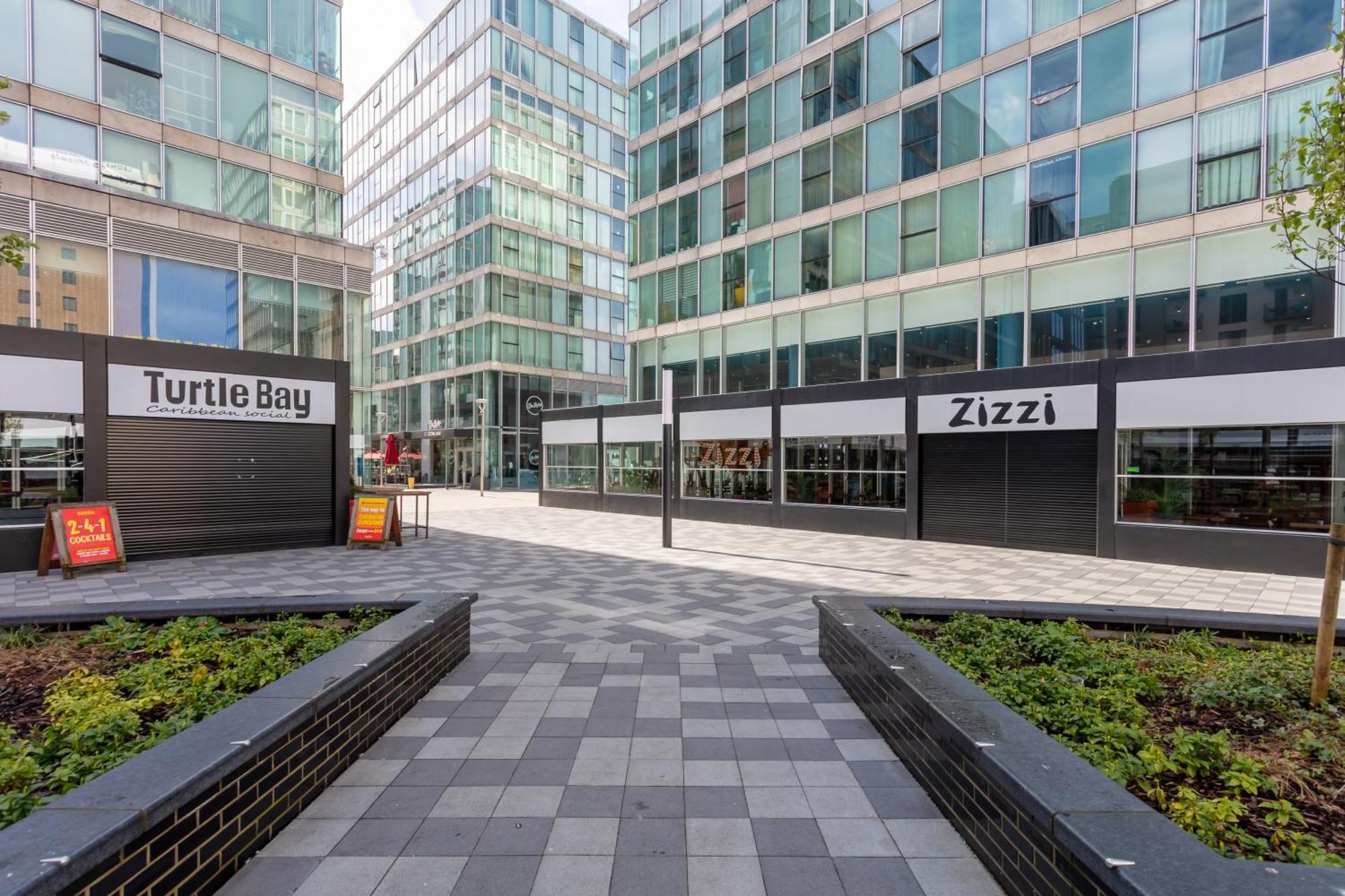 Hub With Balcony, Fast Wifi, Smart Tv And Free Parking *