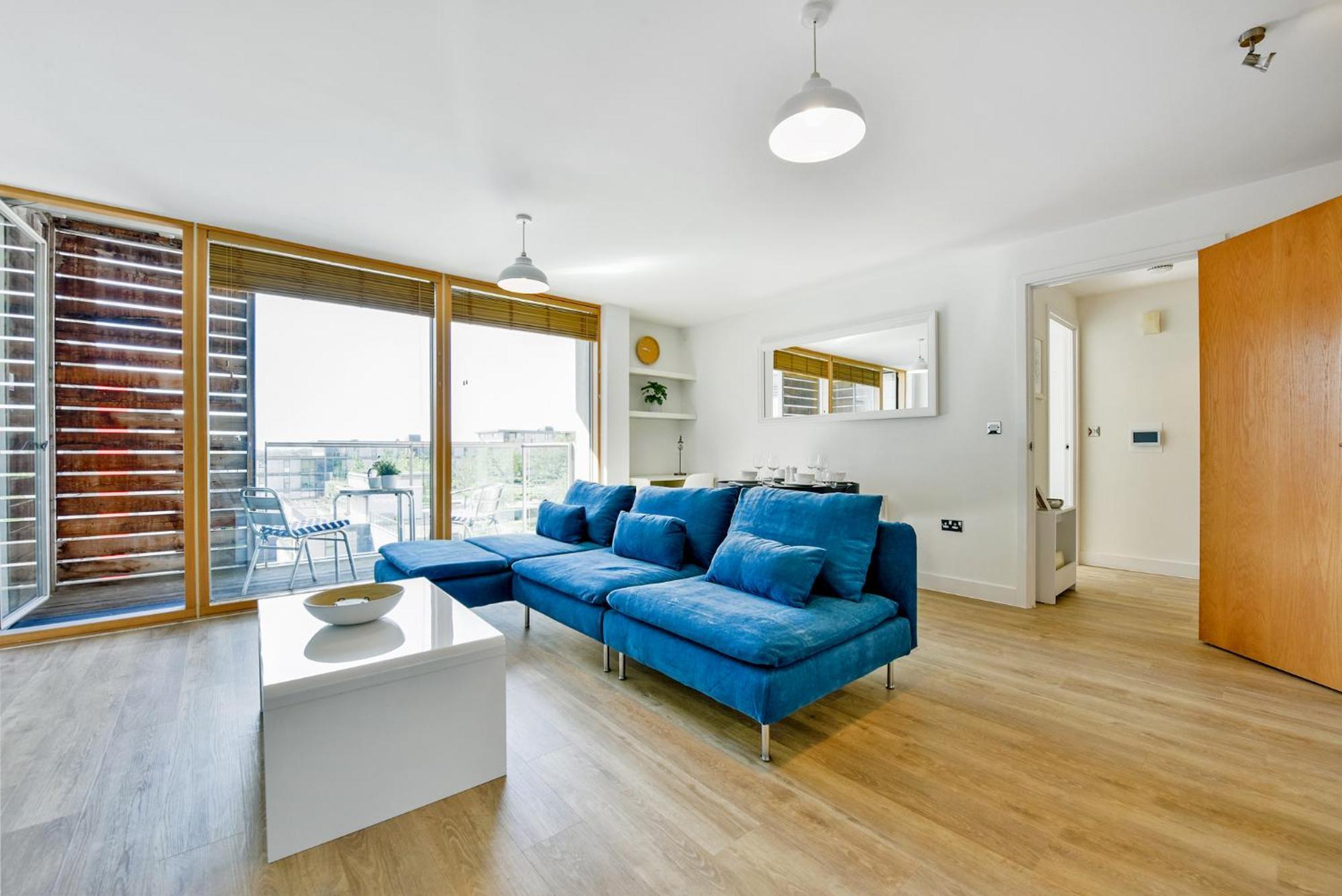 The Vizion Serviced From Pincott - Free Parking, Private Balcony, And Wifi * Milton Keynes
