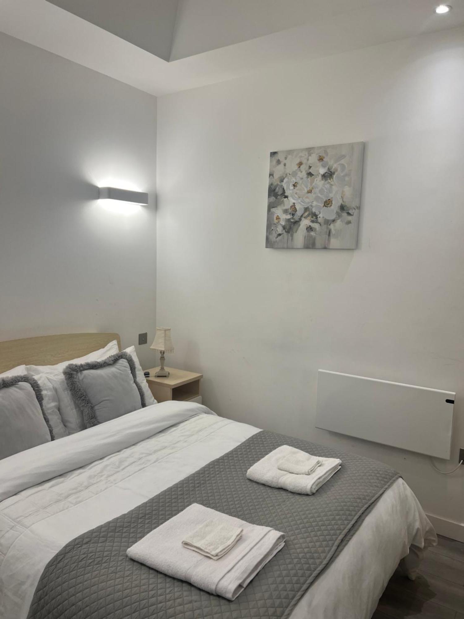 Luxurious Short Flat In