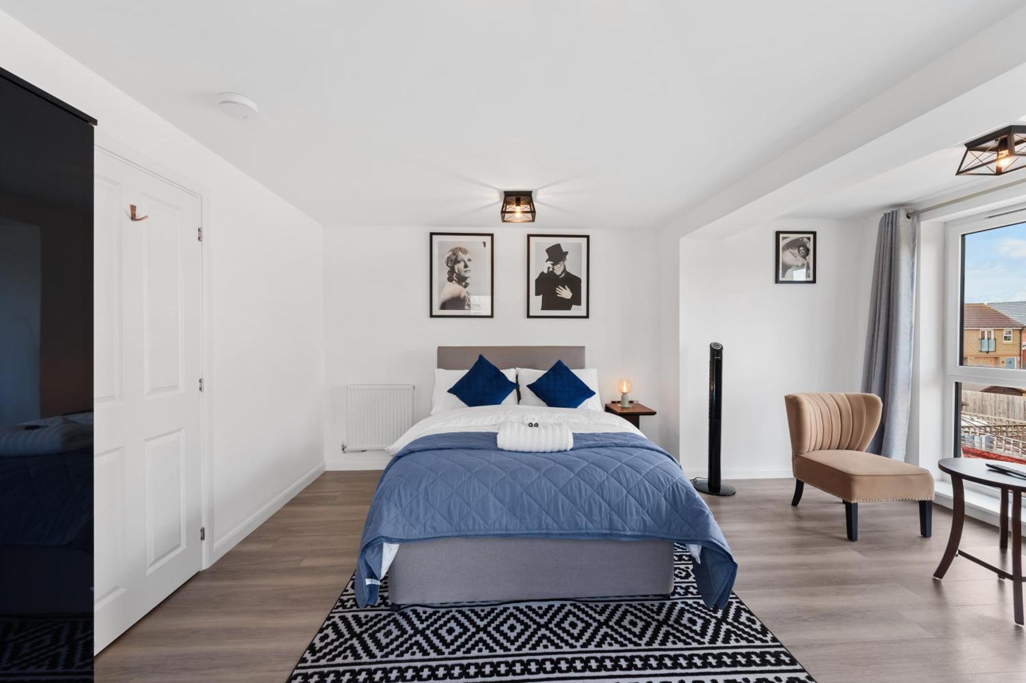 Elegant 4-double Bedroom Townhouse, Great For Holidays, Professionals And Contractors -the Perfect Away From Guest house