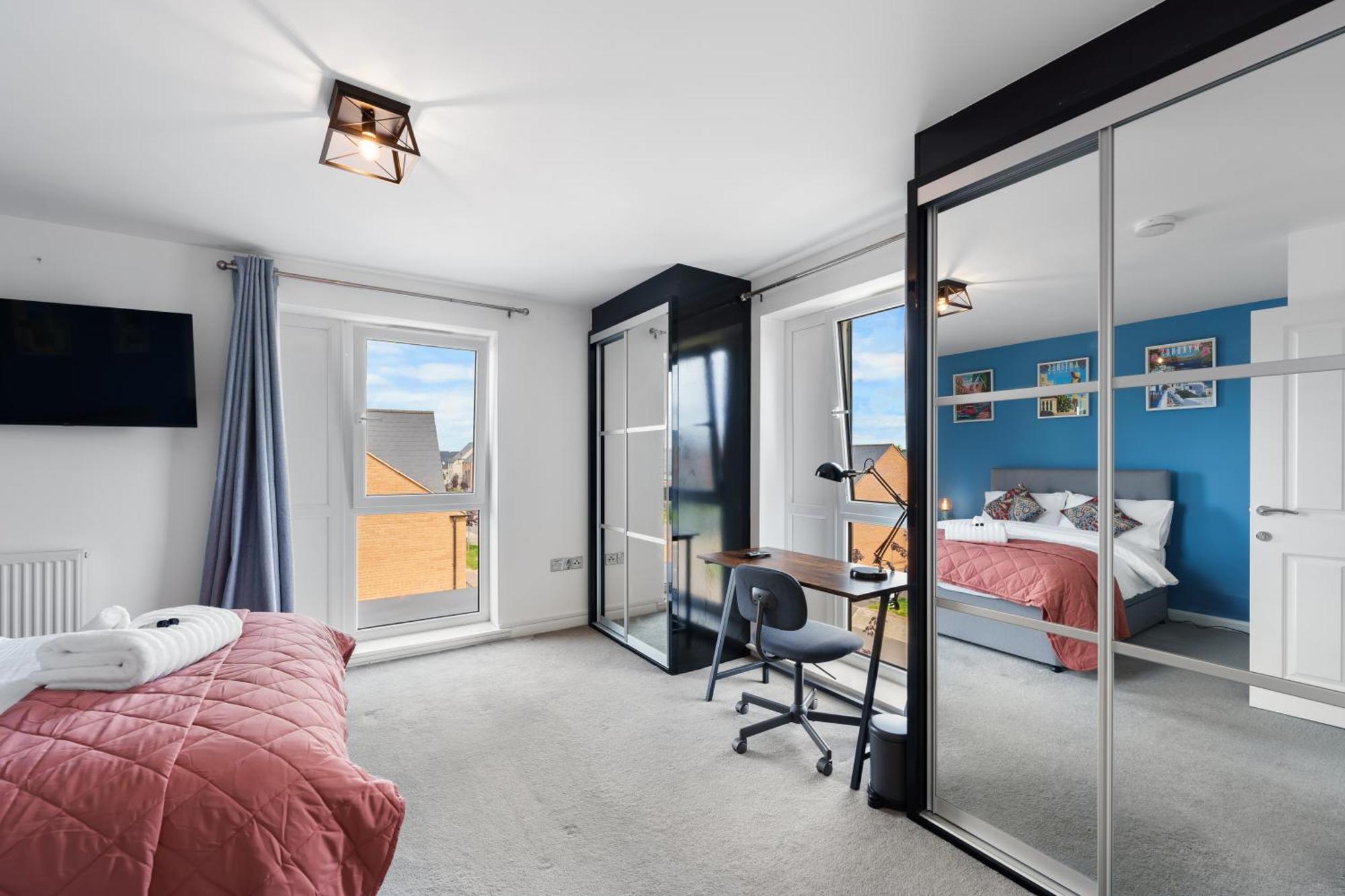 Elegant 4-double Bedroom Townhouse, Great For Holidays, Professionals And Contractors -the Perfect Away From
