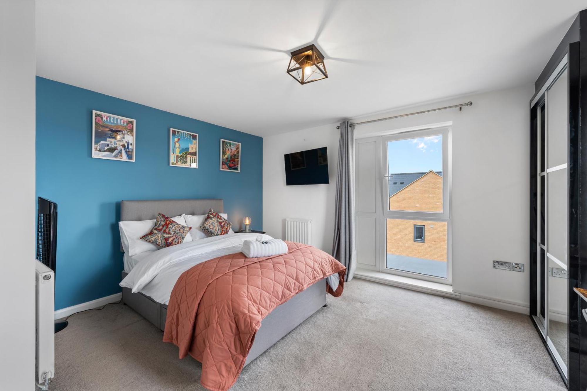 Elegant 4-double Bedroom Townhouse, Great For Holidays, Professionals And Contractors -the Perfect Away From Guest house