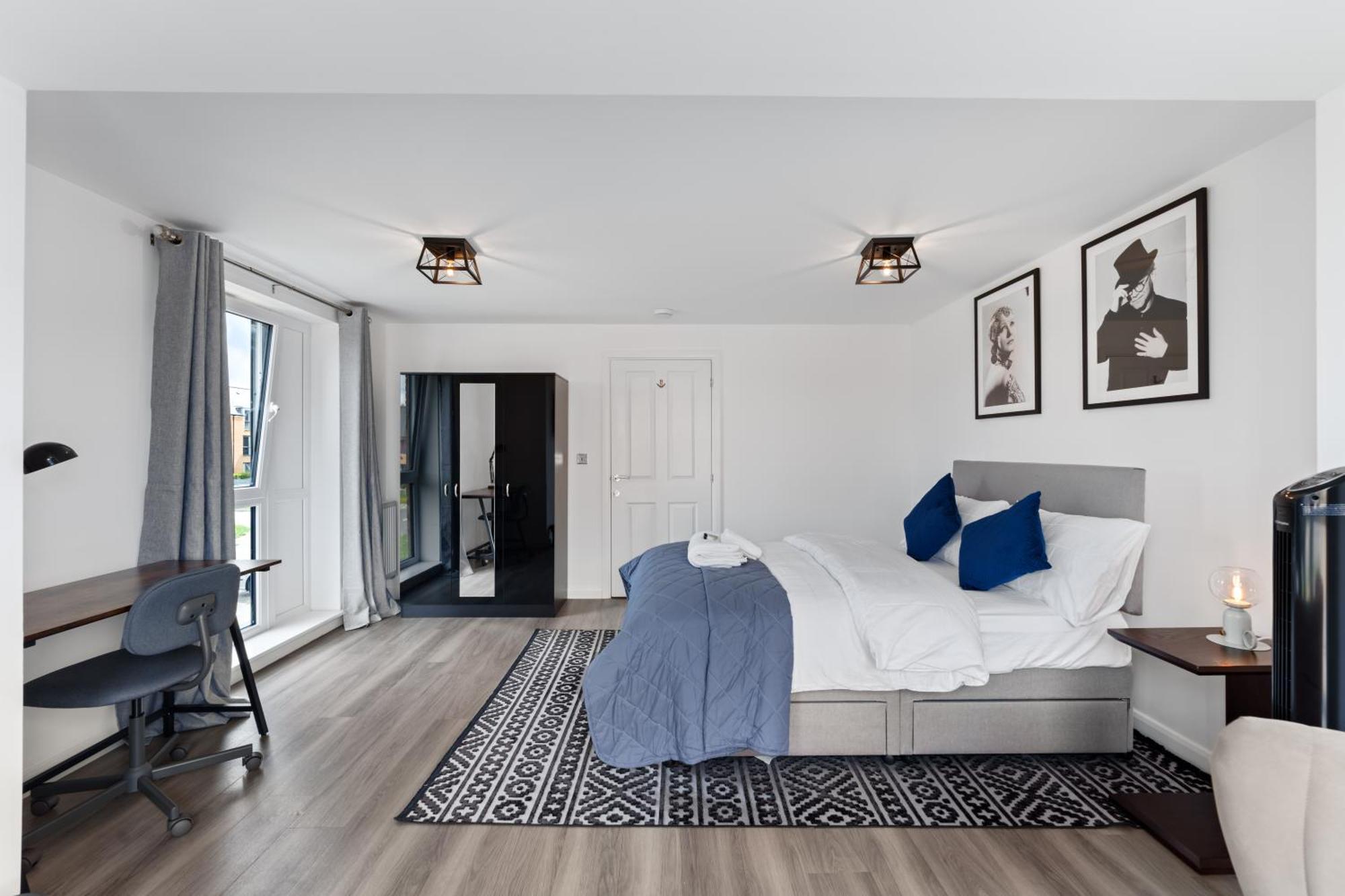 Elegant 4-double Bedroom Townhouse, Great For Holidays, Professionals And Contractors -the Perfect Away From * Milton Keynes