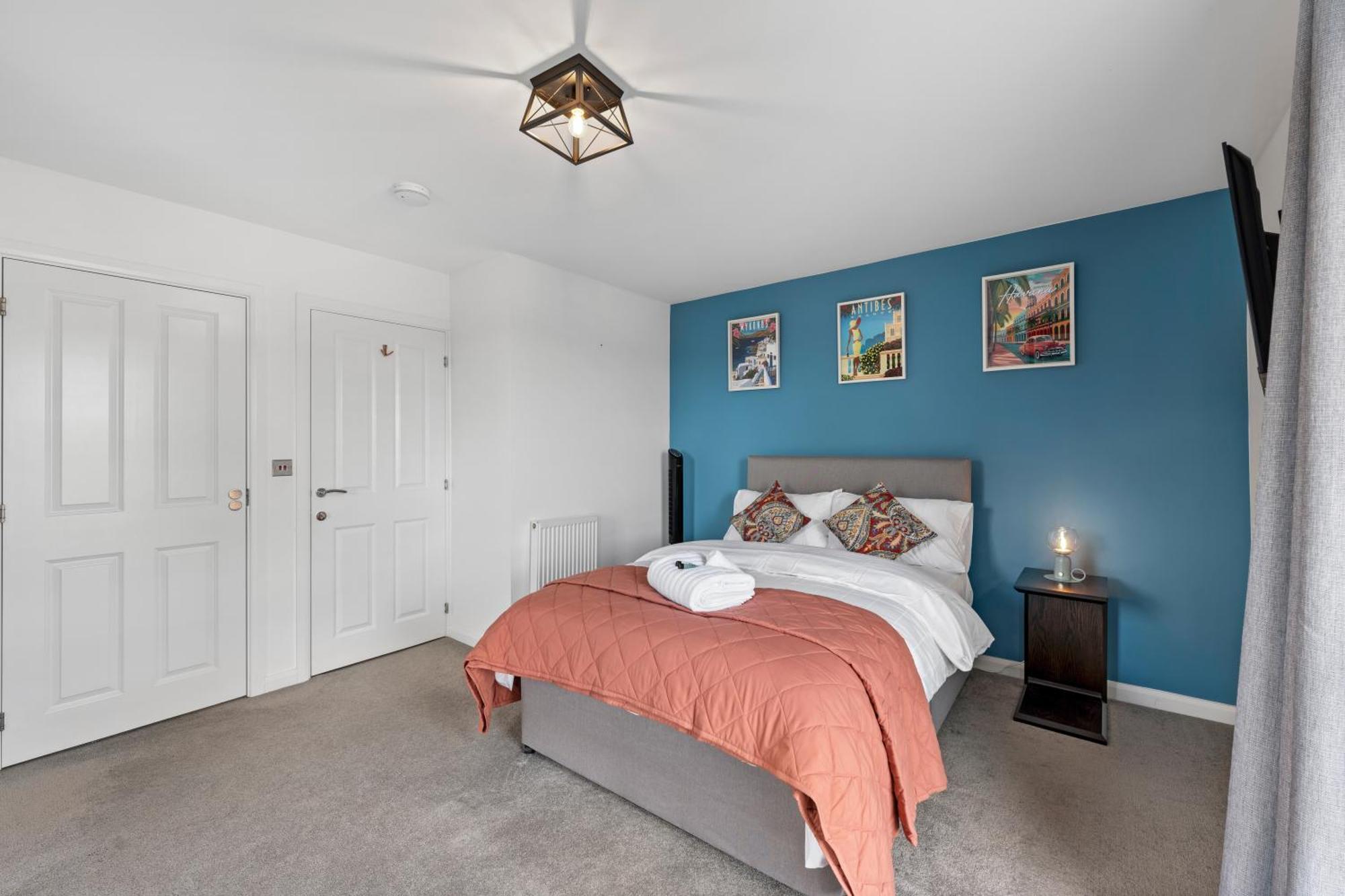 Elegant 4-double Bedroom Townhouse, Great For Holidays, Professionals And Contractors -the Perfect Away From