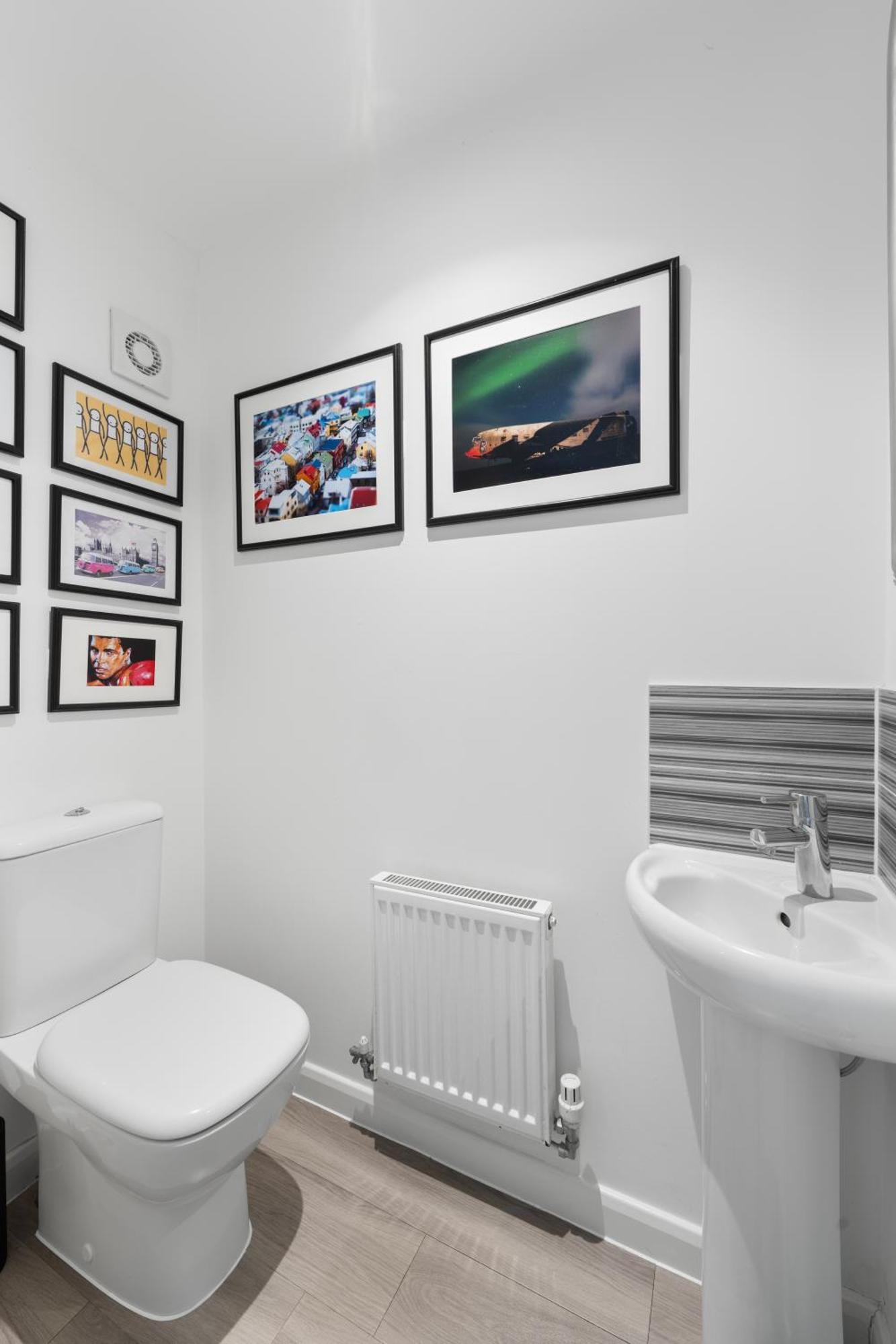 Guest house Elegant 4-double Bedroom Townhouse, Great For Holidays, Professionals And Contractors -the Perfect Away From Milton Keynes