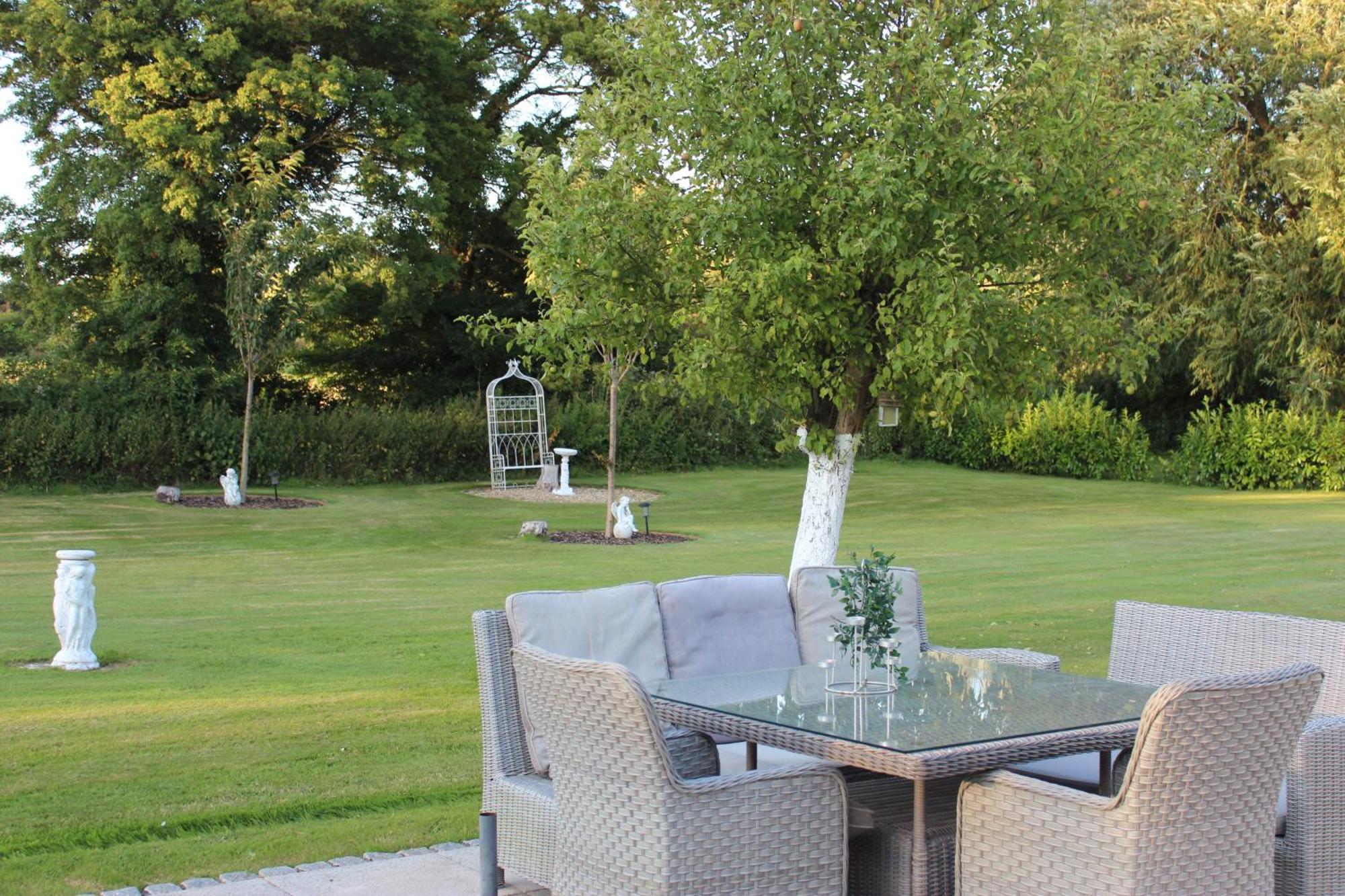 Bed & Breakfast The Willowford Milton Keynes