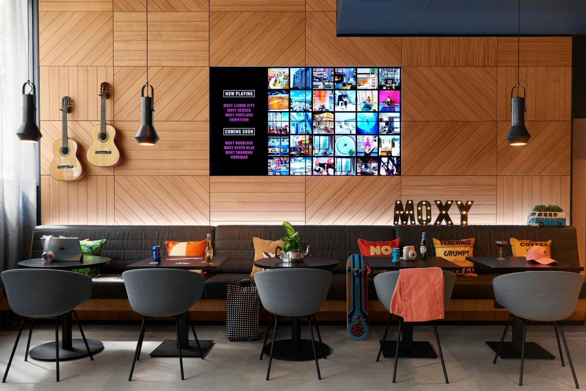 Hotel Moxy 3*