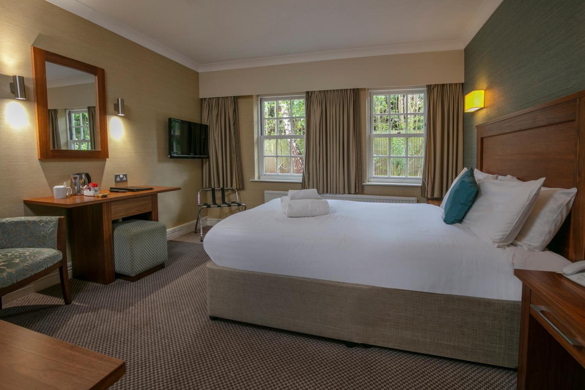 Western Moore Place Hotel 3*