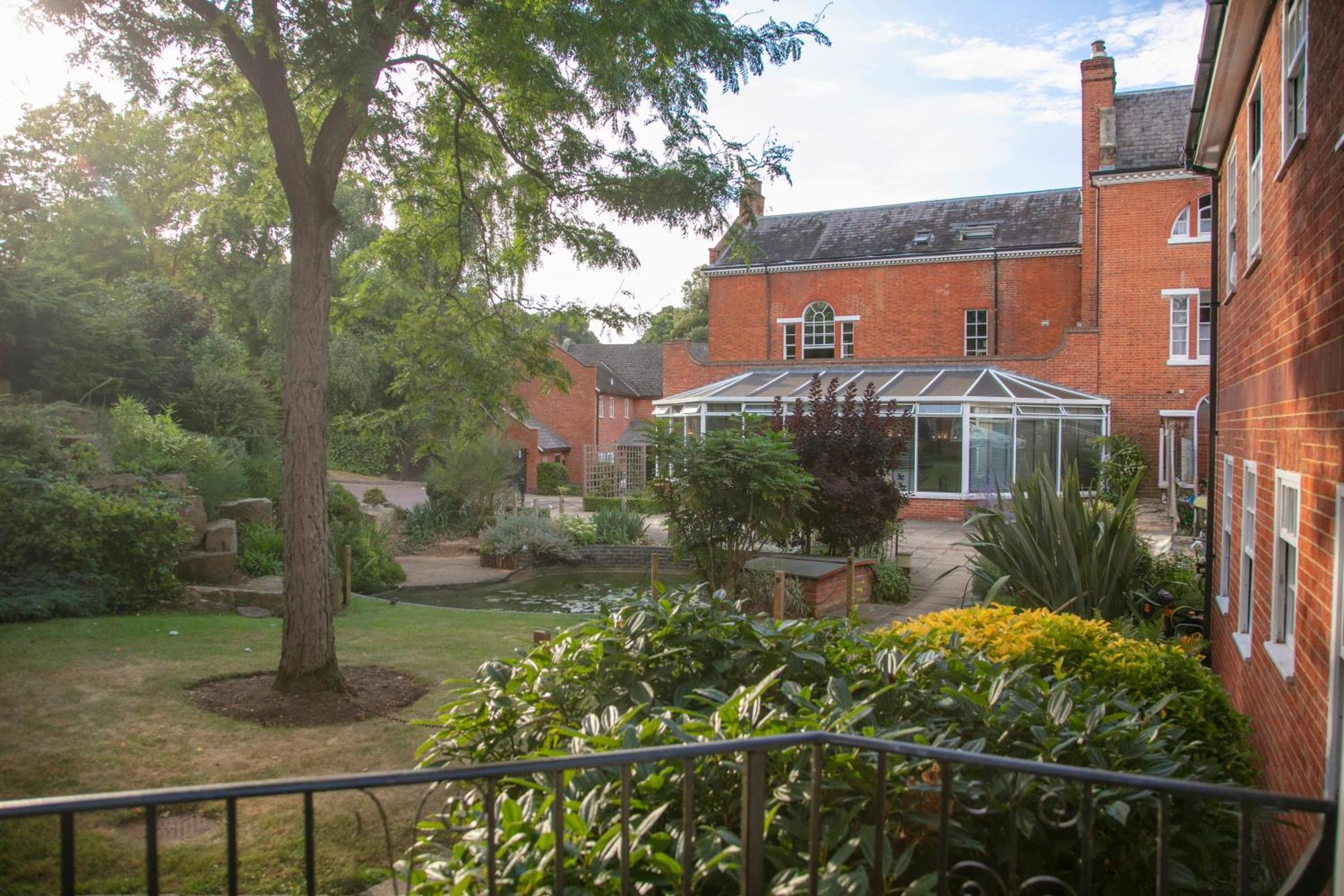 Western Moore Place Hotel