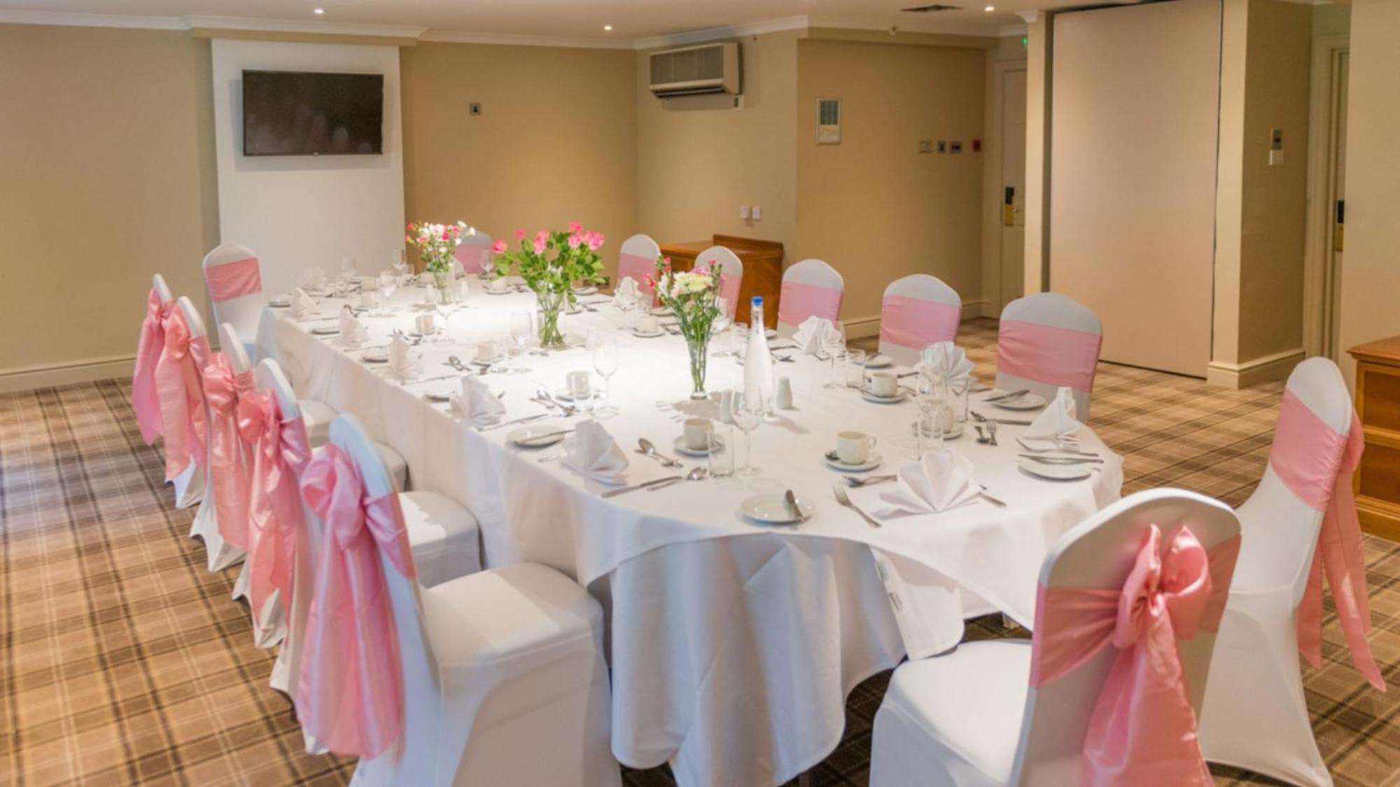Holiday East M1 Junc 14 By Ihg Hotel