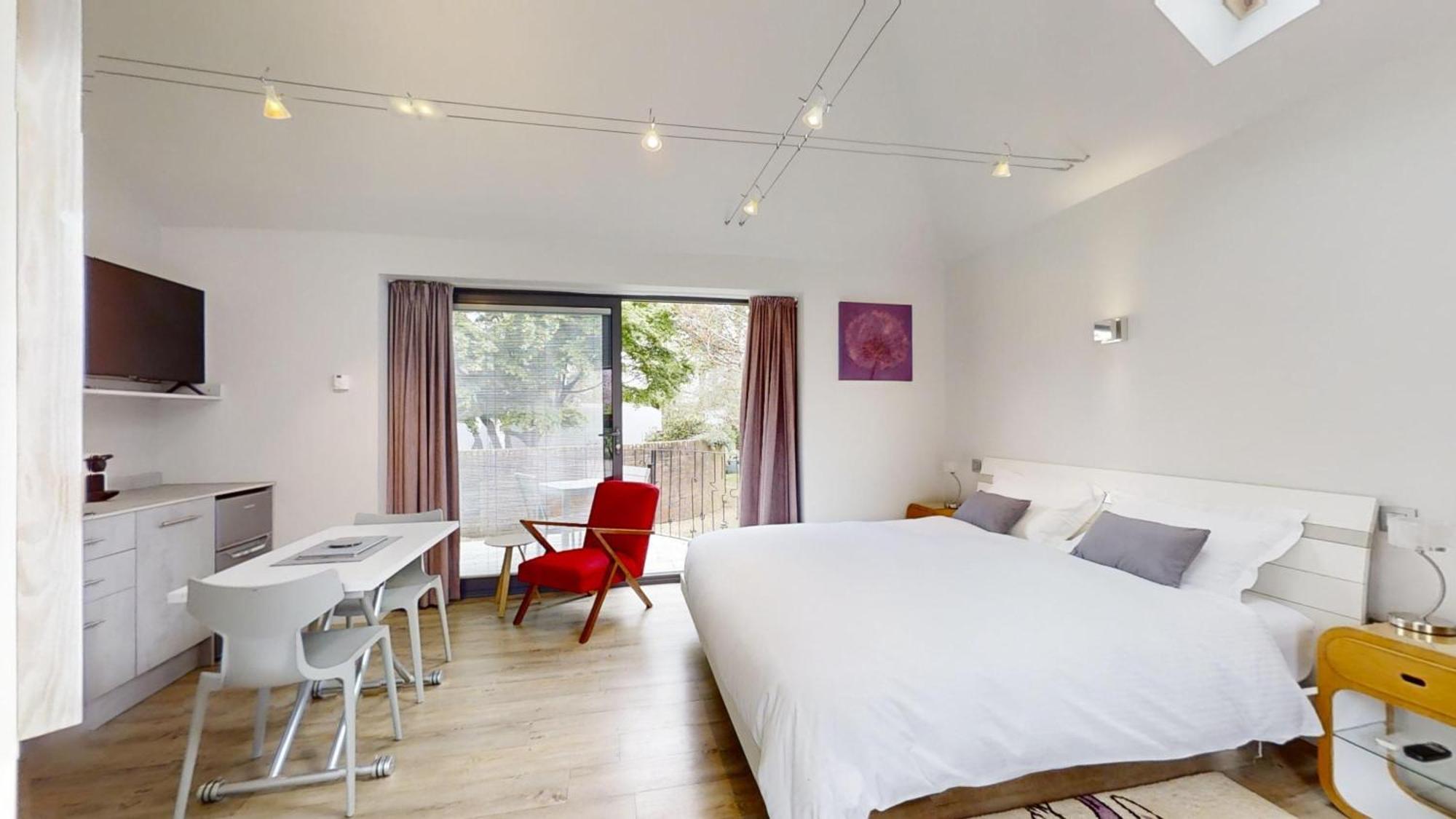 Bed & Breakfast South 5*
