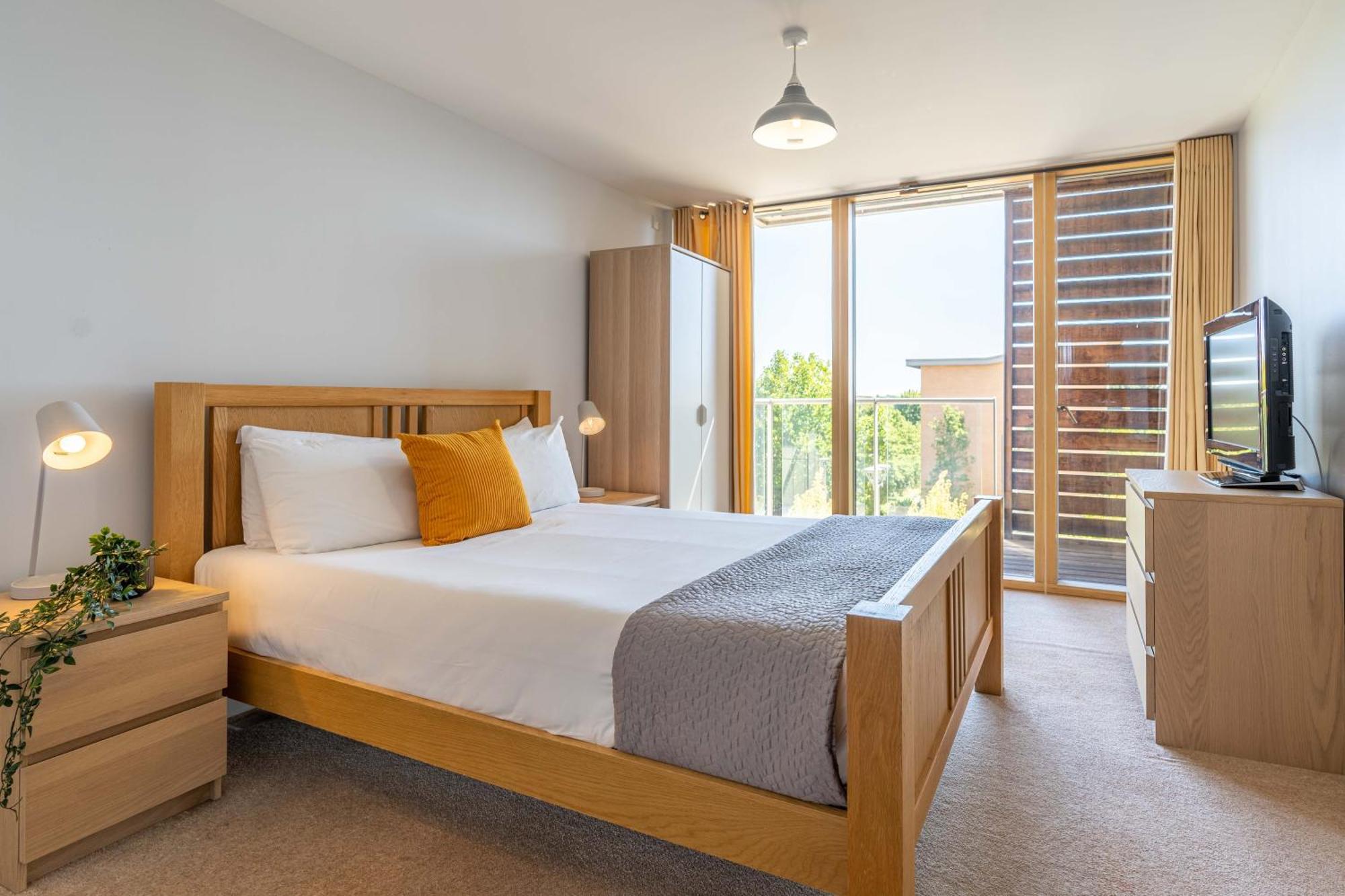 Apartment Cotels At Vizion: Serviced With Free Parking Milton Keynes