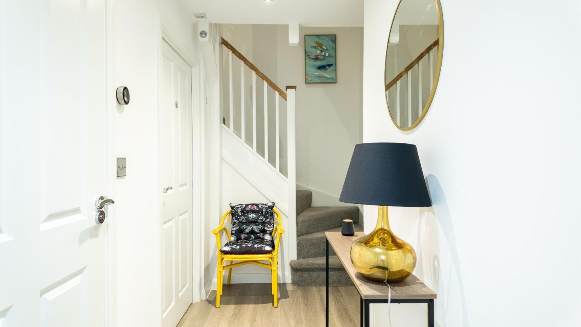 Elegant 4-double Bedroom Townhouse, Great For Holidays, Professionals And Contractors -the Perfect Away From