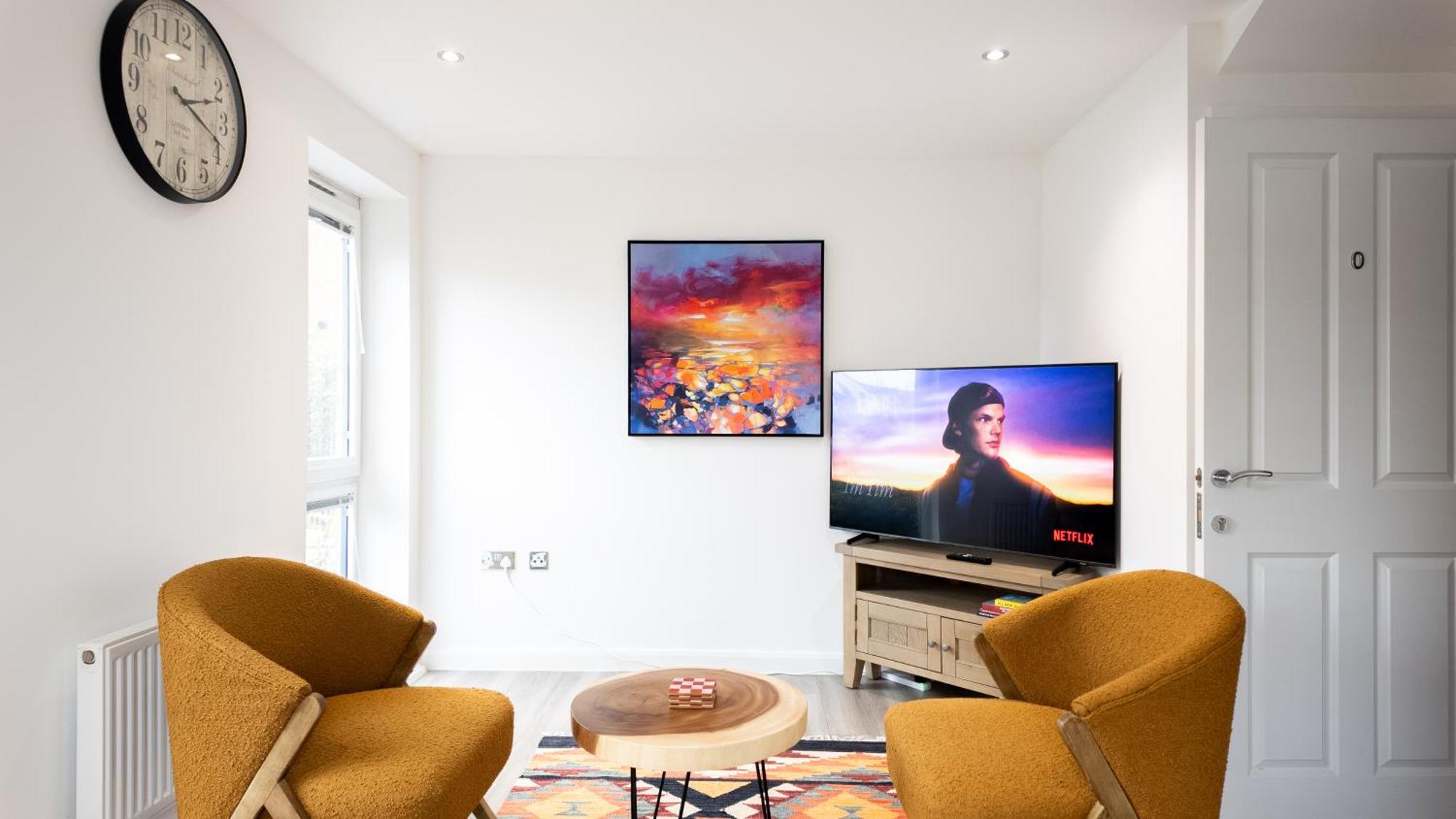Elegant 4-double Bedroom Townhouse, Great For Holidays, Professionals And Contractors -the Perfect Away From *