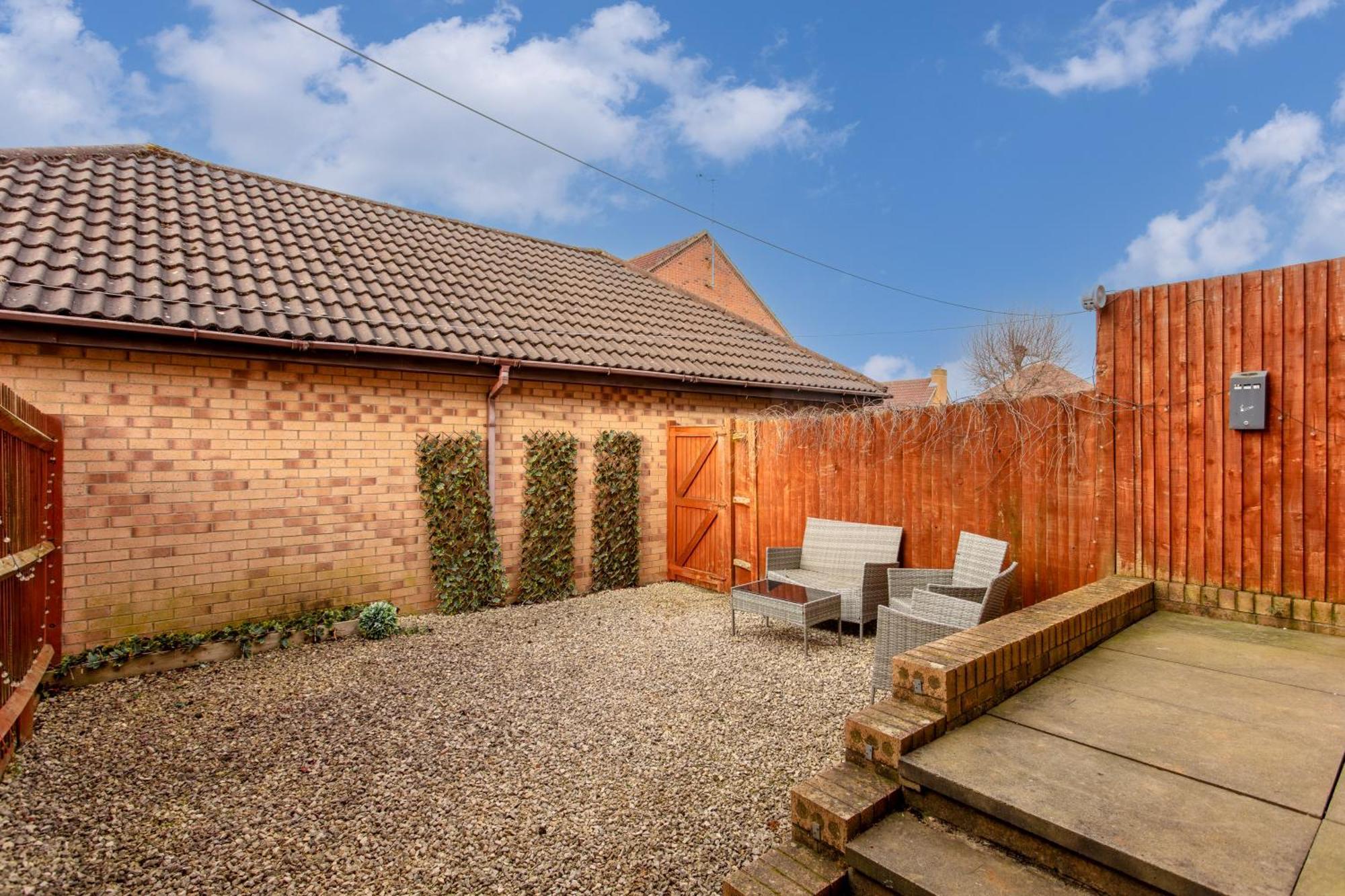 Holiday home Tattenhoe House With Free Parking, Fast Wifi, Garden And Smart Tv By Yoko Milton Keynes