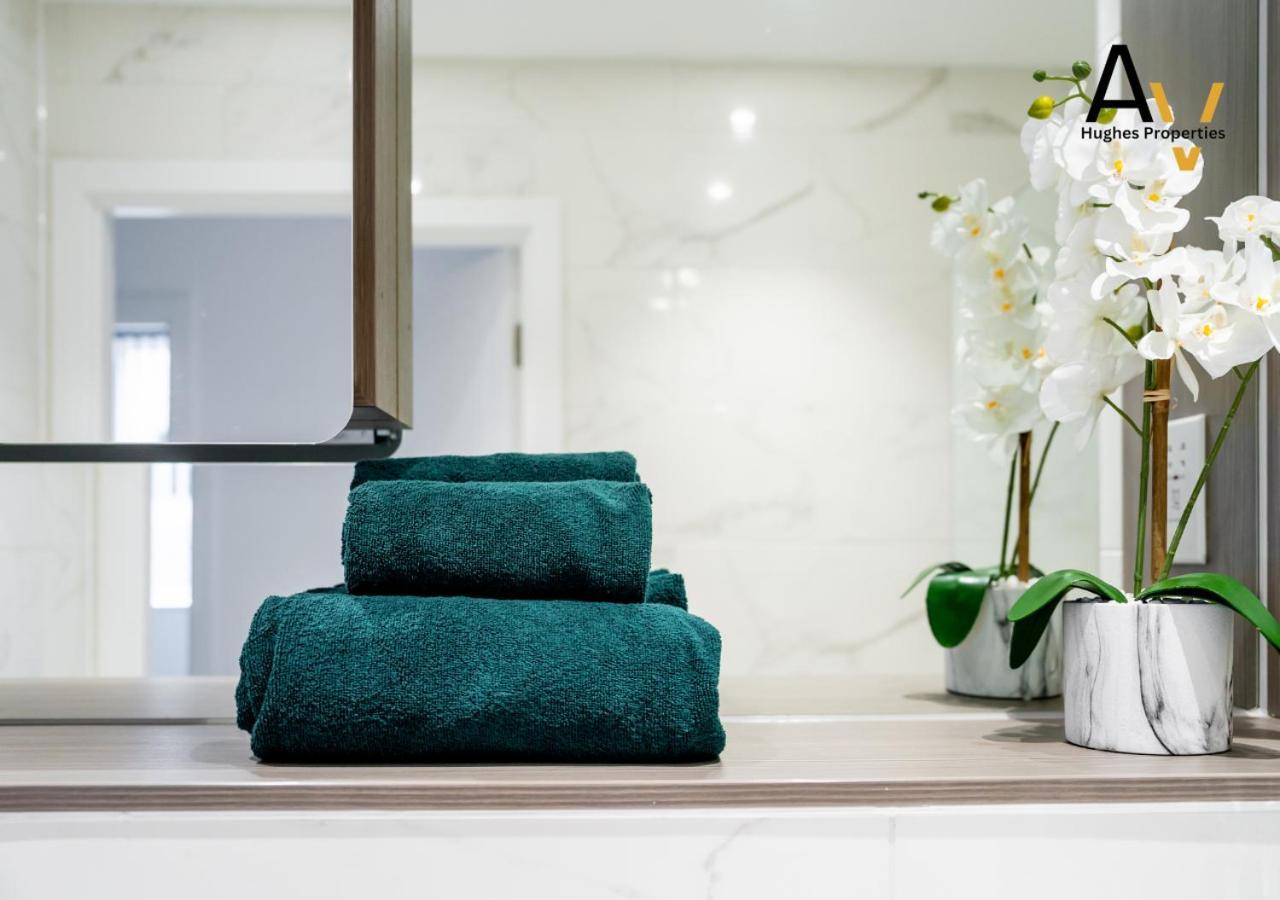 Elegant Two-Bedroom Apartment - Parking, Central, Perfect For Relocation By Av Hughes Properties
