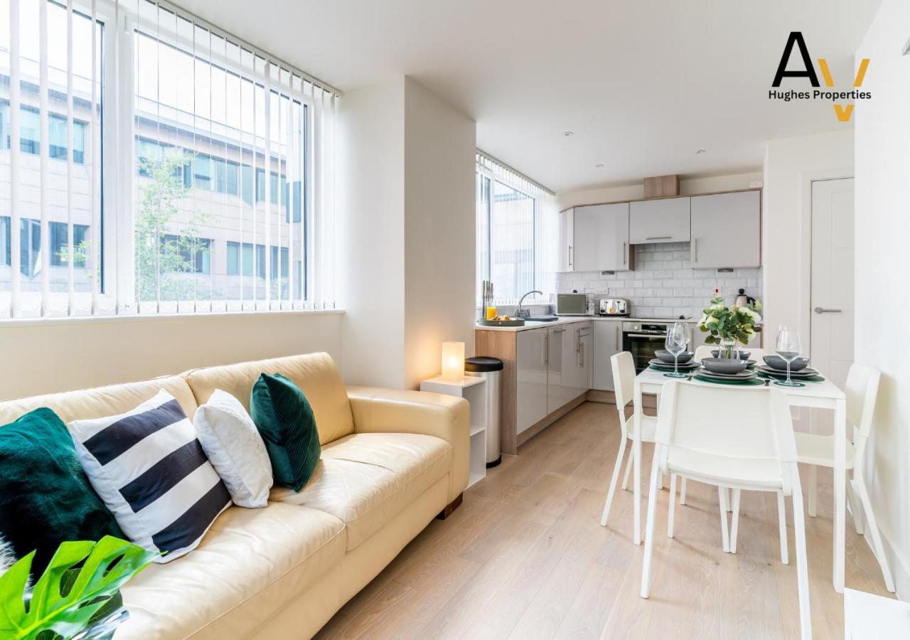 Elegant Two-Bedroom Apartment - Parking, Central, Perfect For Relocation By Av Hughes Properties Apartment