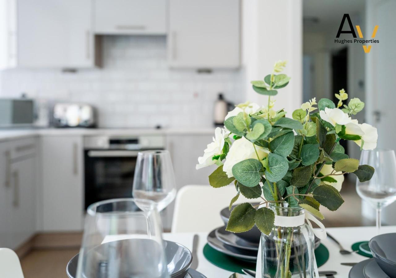 Elegant Two-Bedroom Apartment - Parking, Central, Perfect For Relocation By Av Hughes Properties
