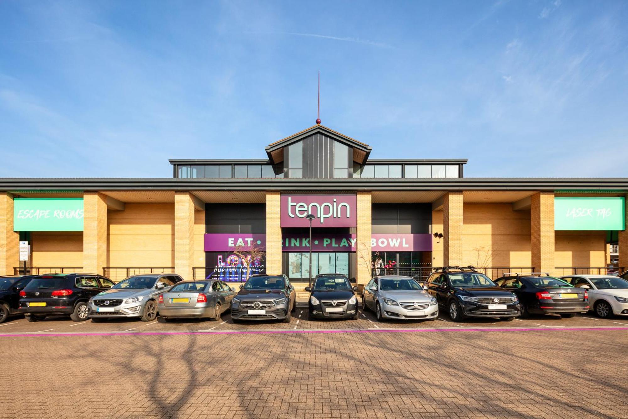 Apartment Modern 4br Ground Floor In Prime Mk Location, Walking Distance From Cmk Train Station, Close To Mk Amenities, 2 Bathrooms, Free Parking-managed By Chique Ltd Milton Keynes